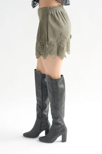 Fashion Styled Short suede encaje Verde Olivo