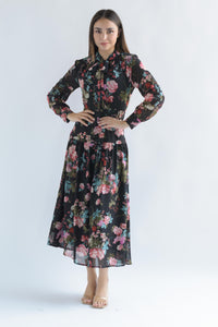 Fashion Styled Vestido olán gasa flores Negro
