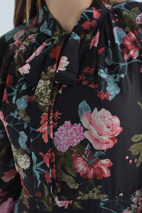 Fashion Styled Vestido olán gasa flores Negro