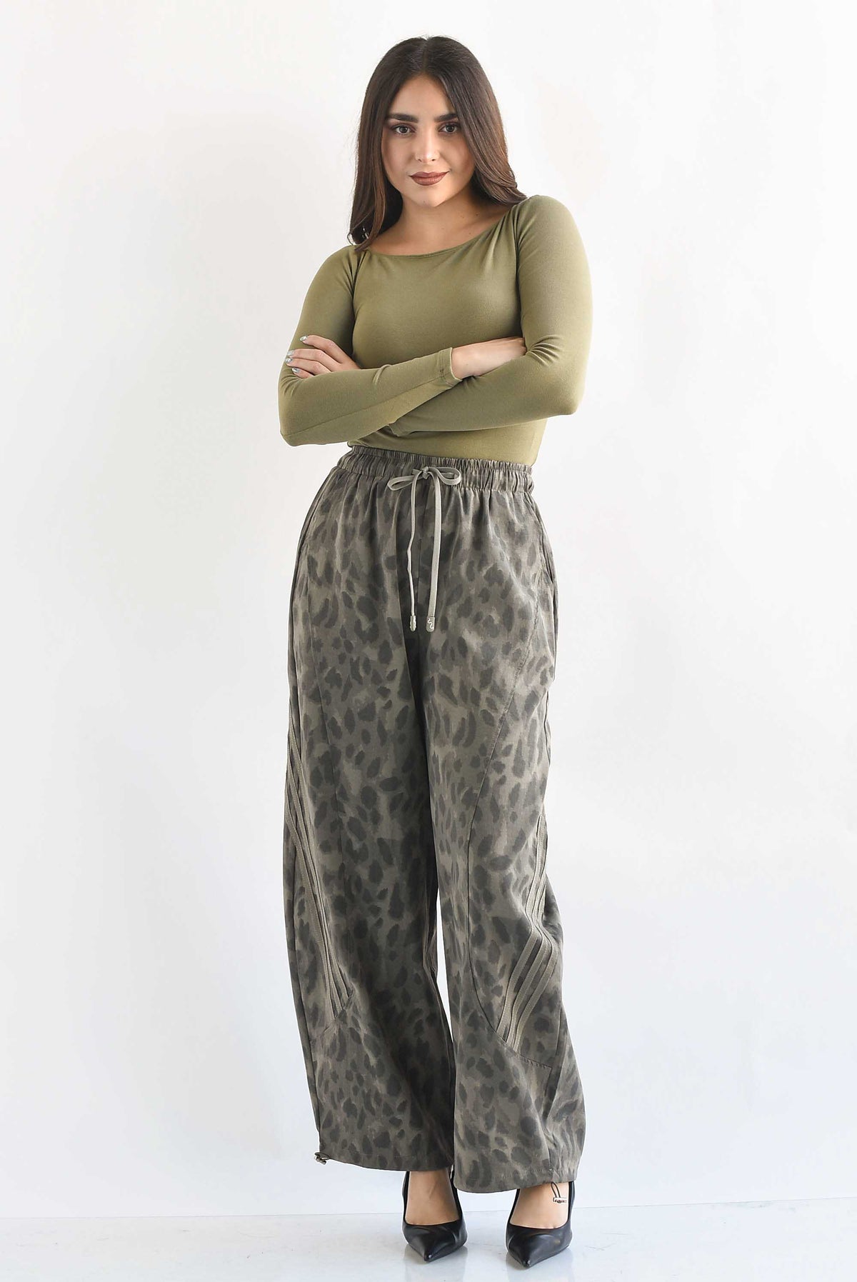 Pantalón barrel track leopardo