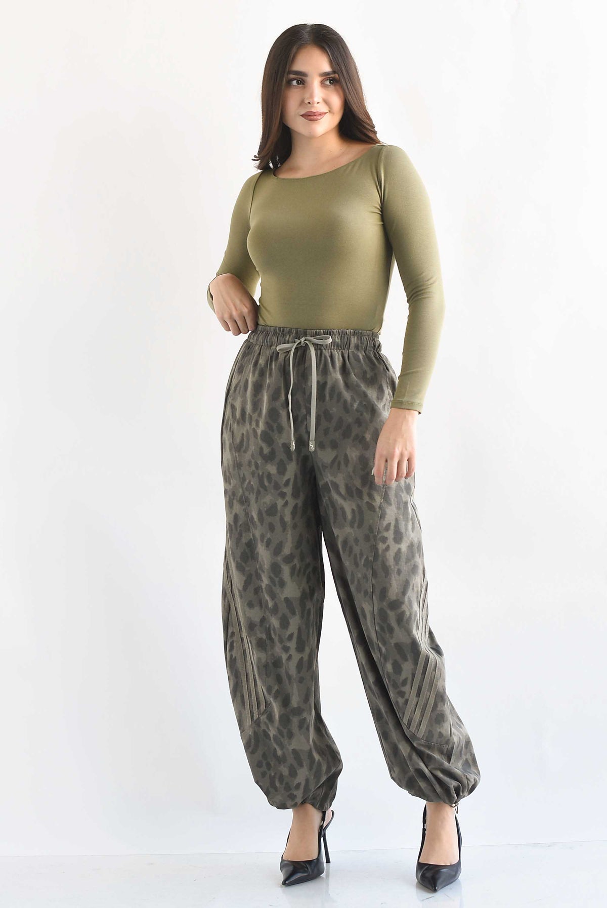 Pantalón barrel track leopardo