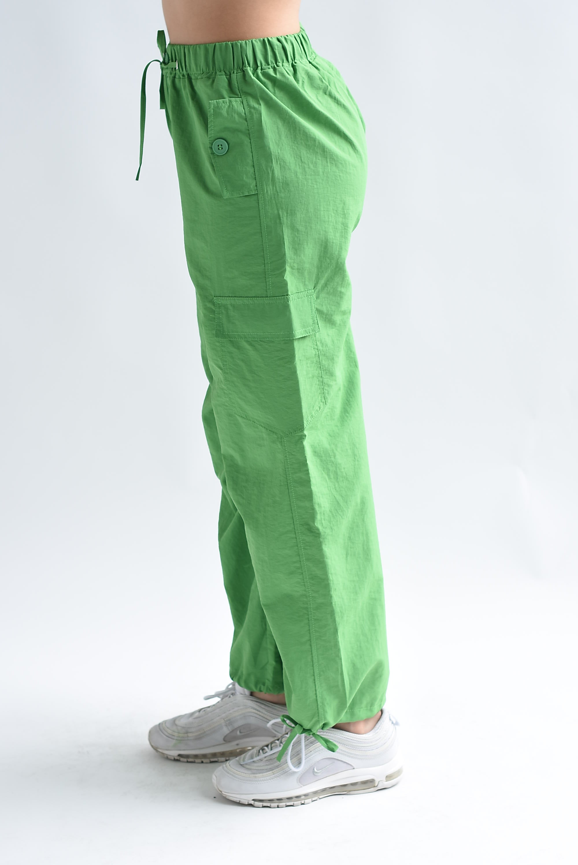 Pantalón parachute cargo Verde