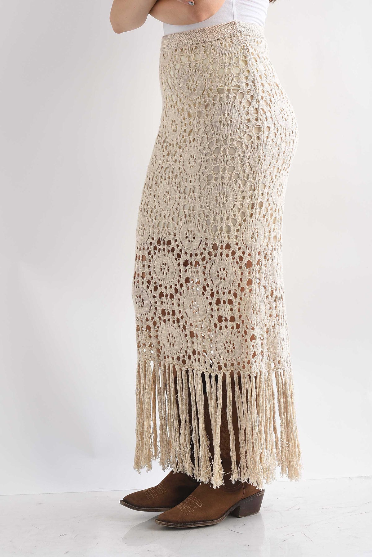 Falda larga crochet flecos Crudo