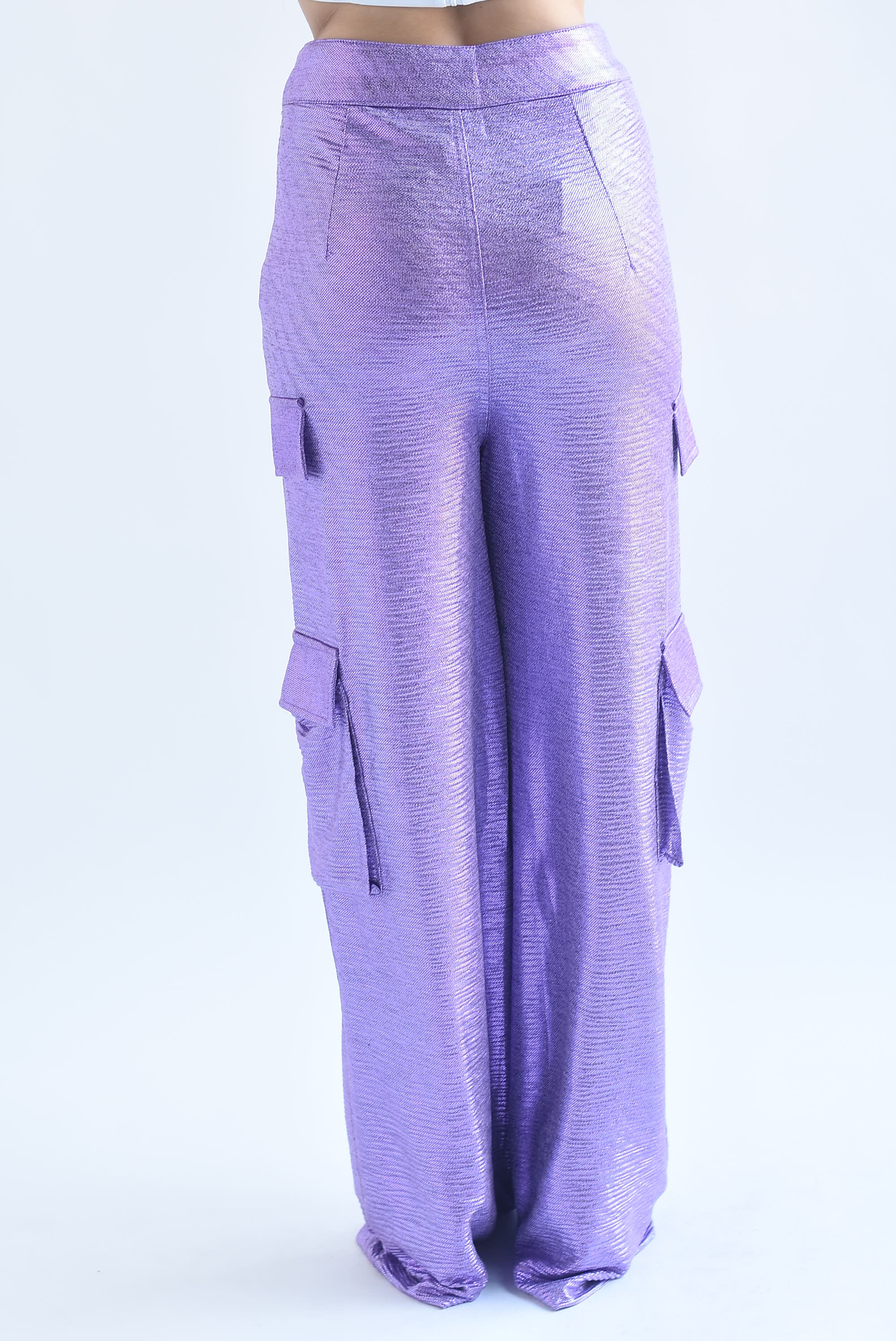 Pantalón wide cargo metálico Morado