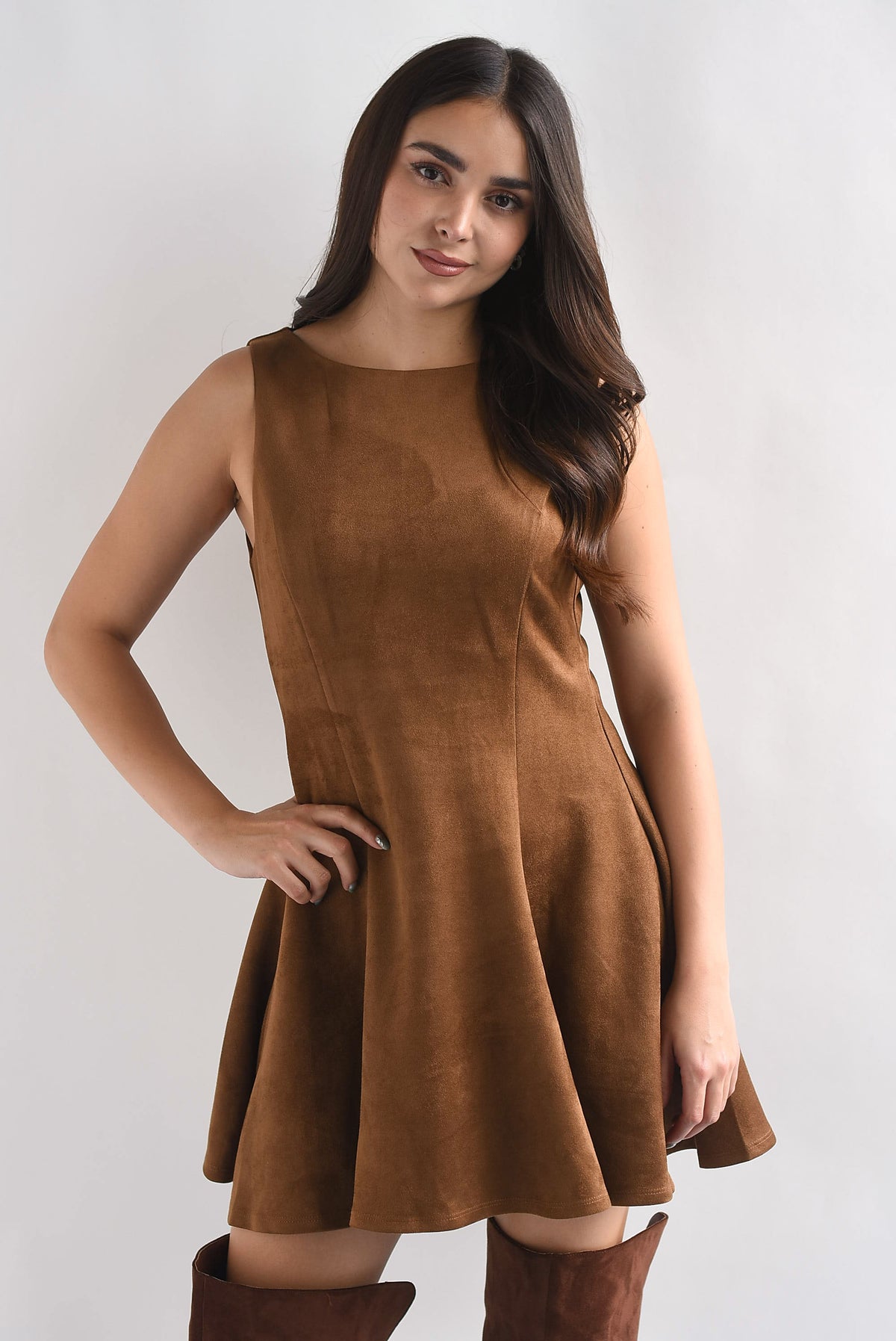 Vestido suede sin manga Camel