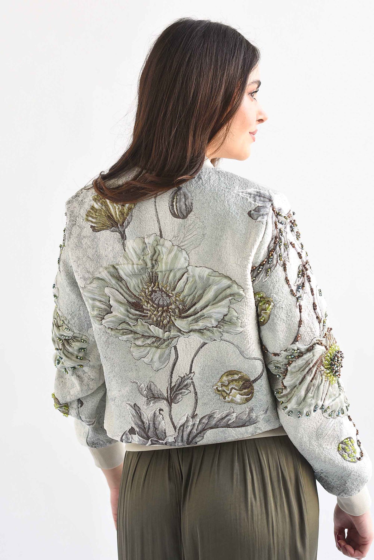 Chamarra bomber flores tapiz cuentas