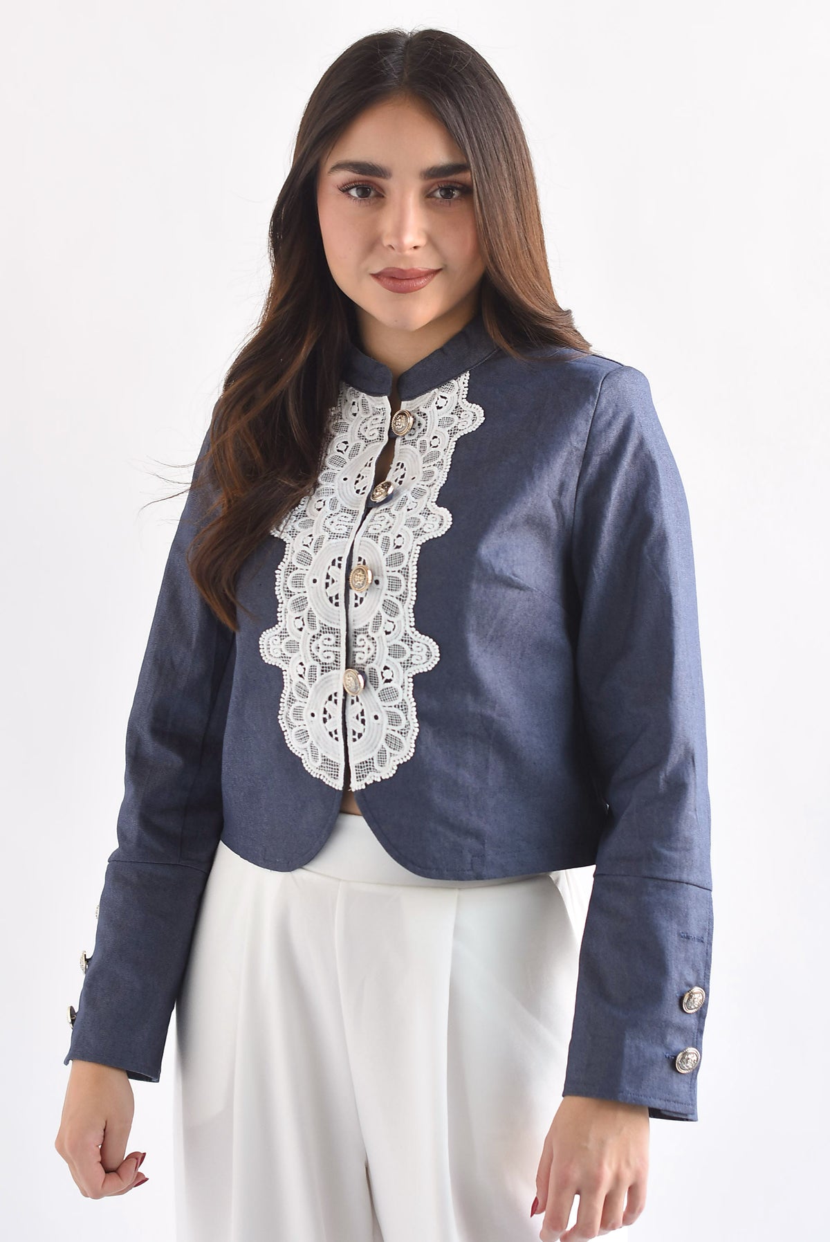 Blazer crop con encaje