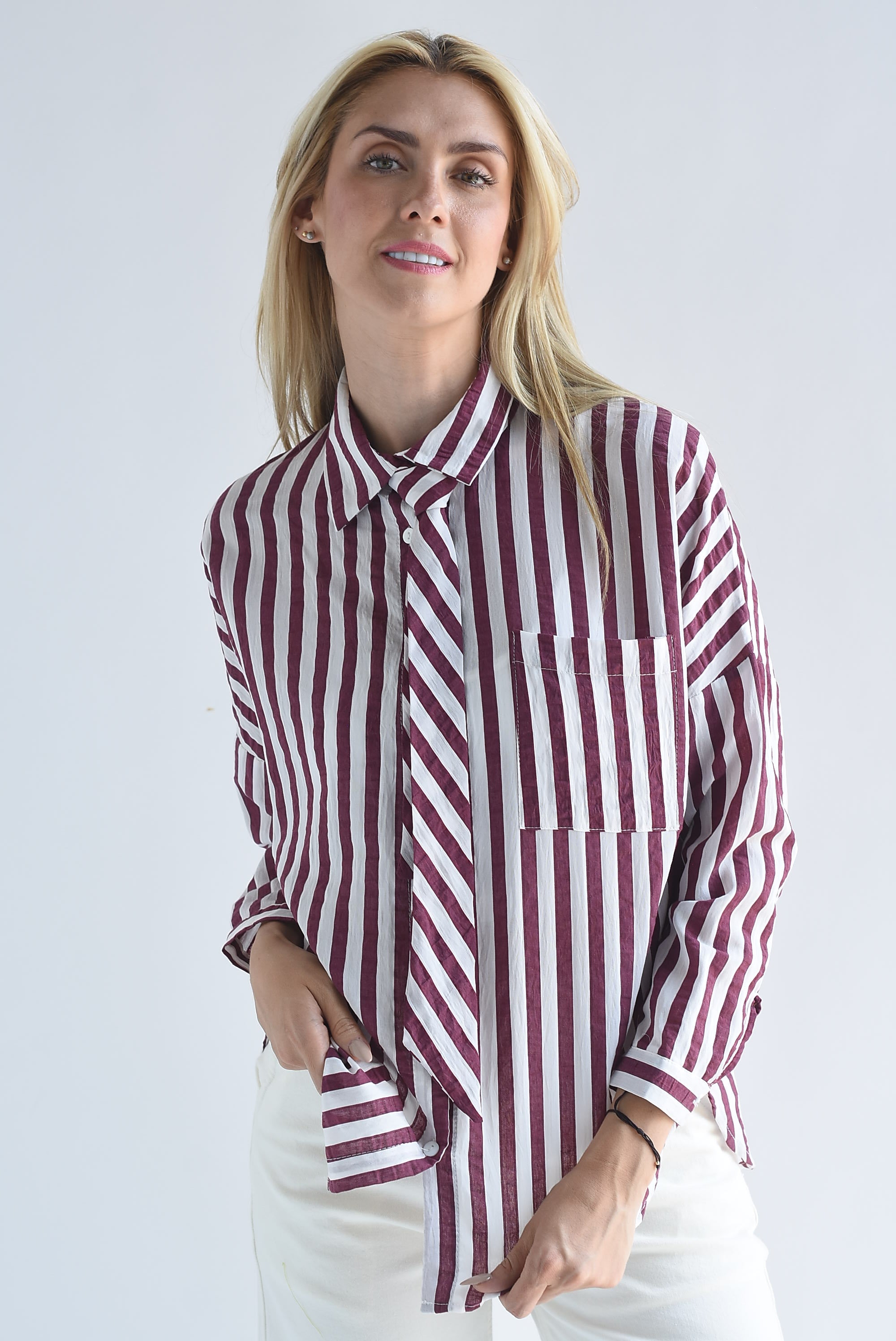 Camisa ligera rayas con corbata