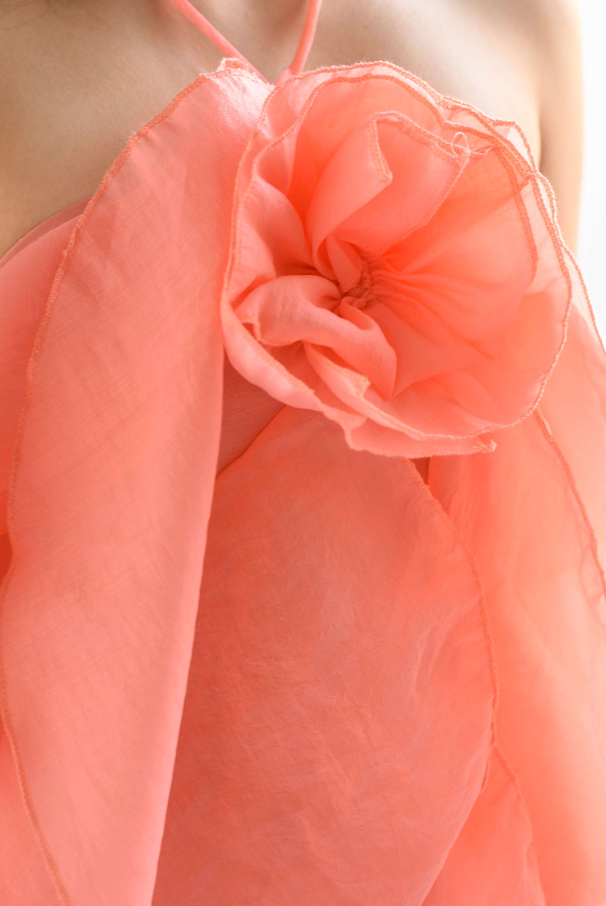 Vestido Flor Pétalos Coral