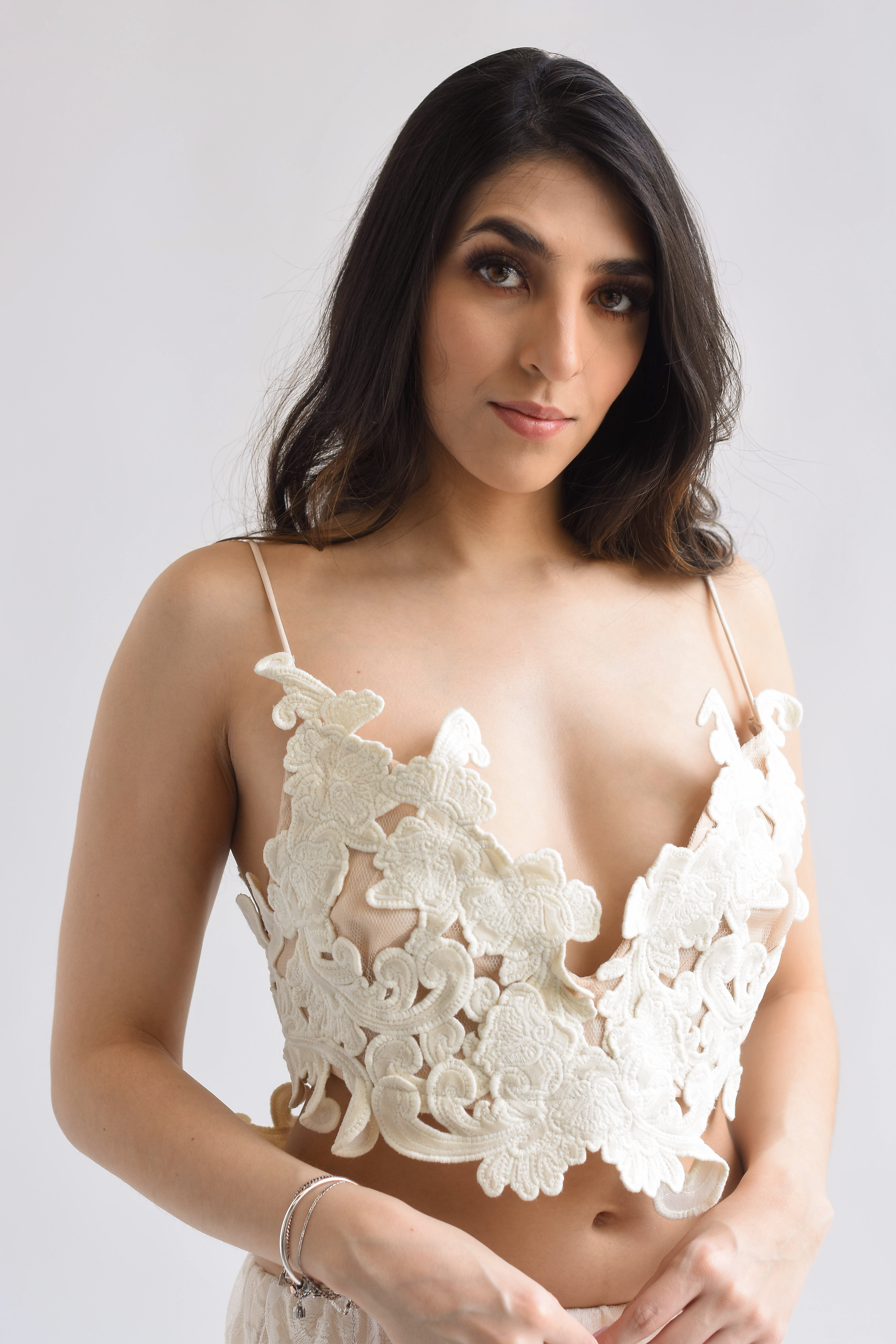 Top encaje 3D flores y grecas Ivory