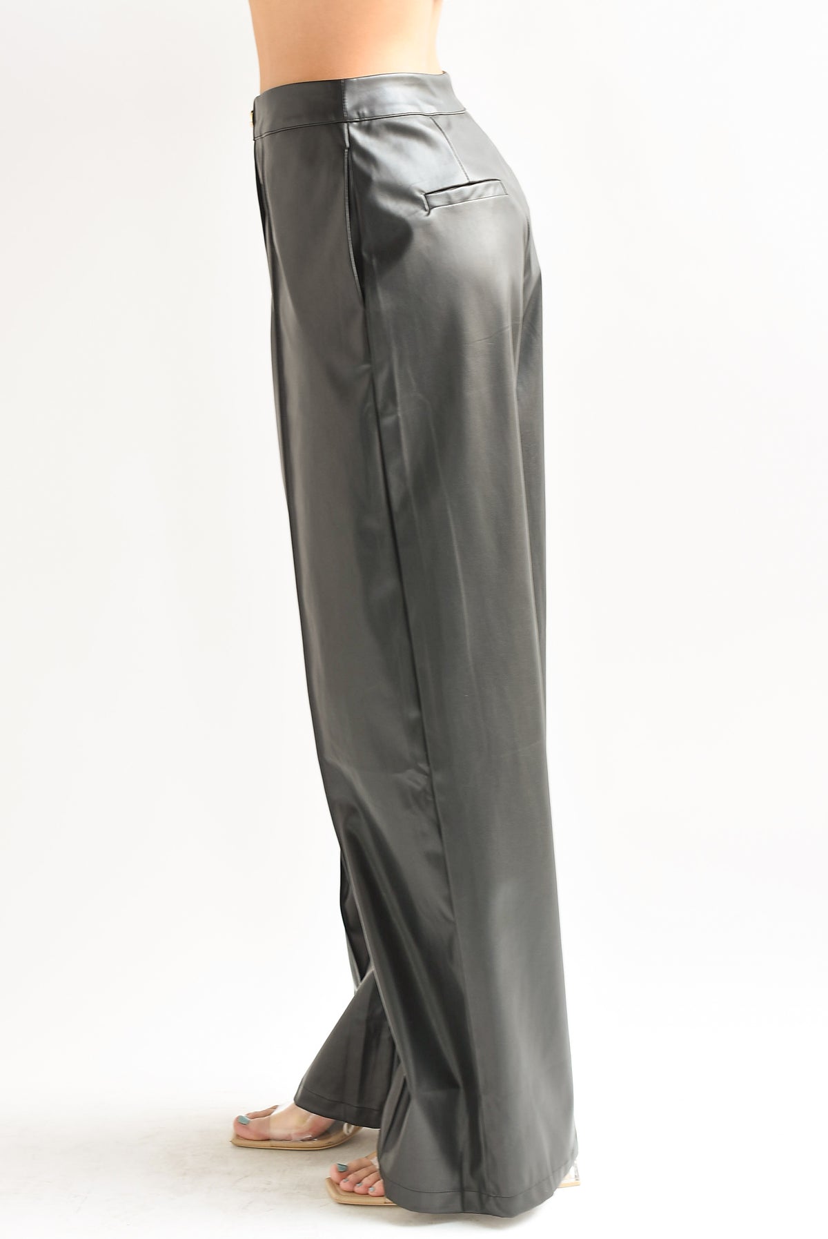 Pantalón wide leg vinipiel Negro