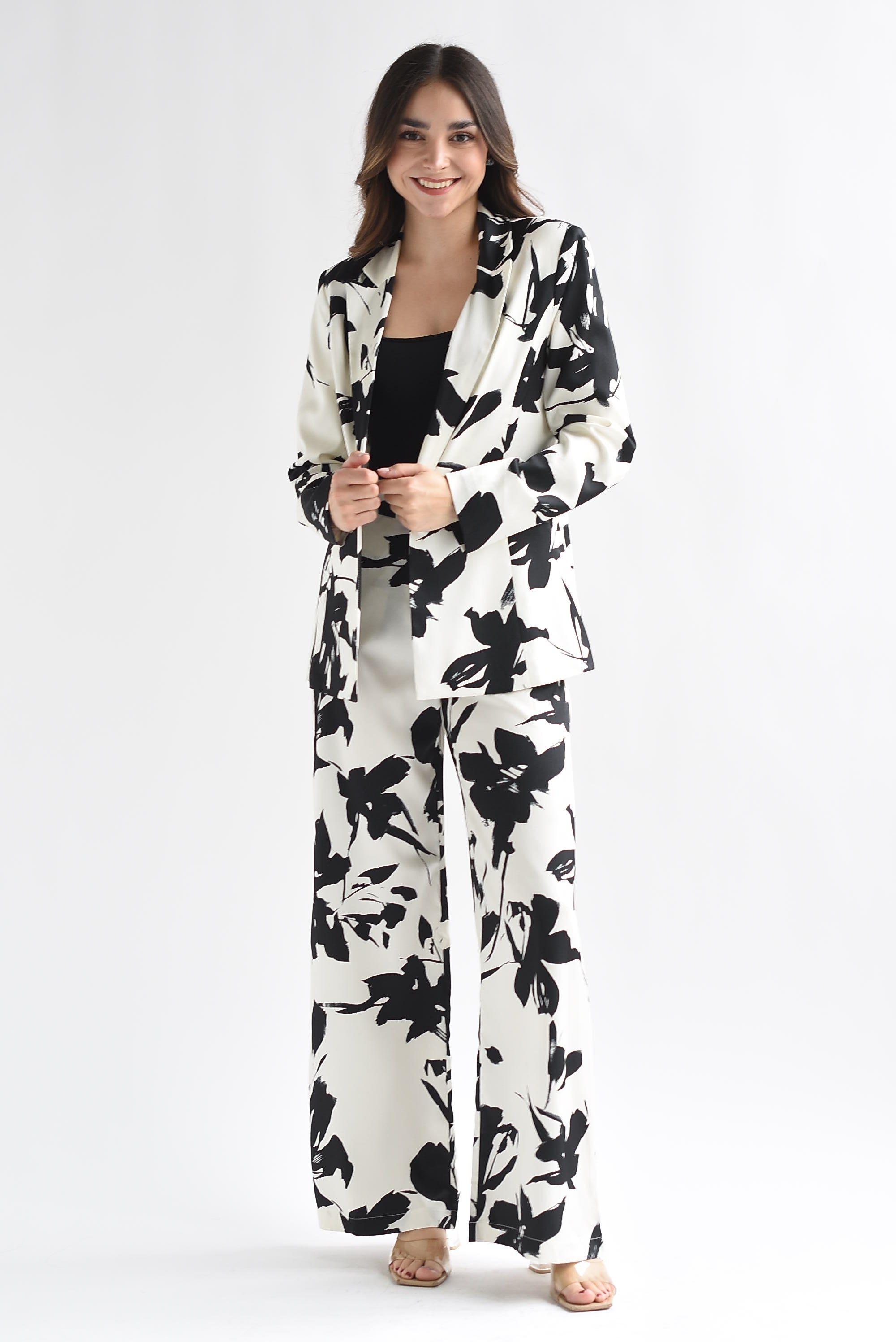 Set Pantalón y Blazer Flores Blanco con Negro
