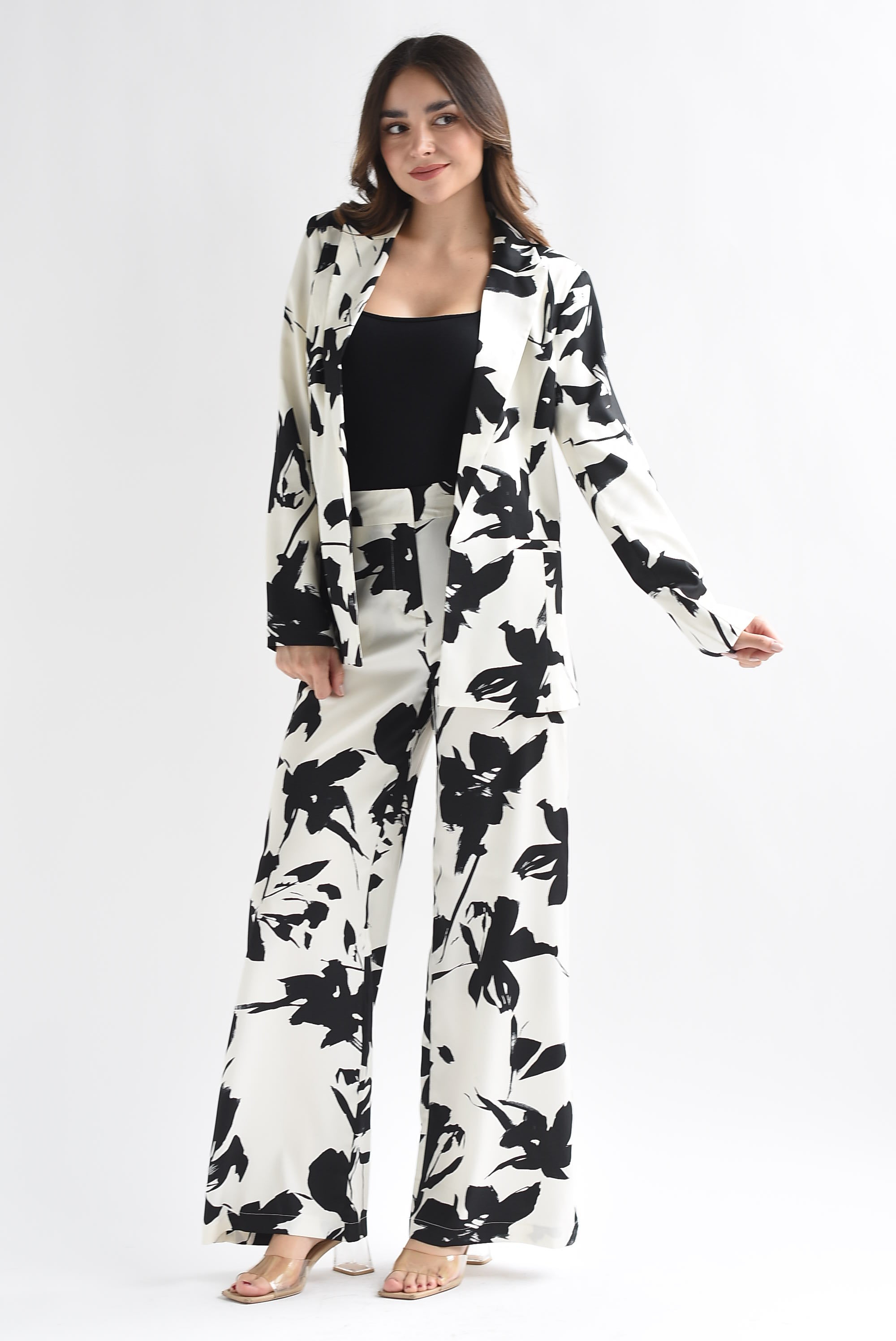 Set Pantalón y Blazer Flores Blanco con Negro