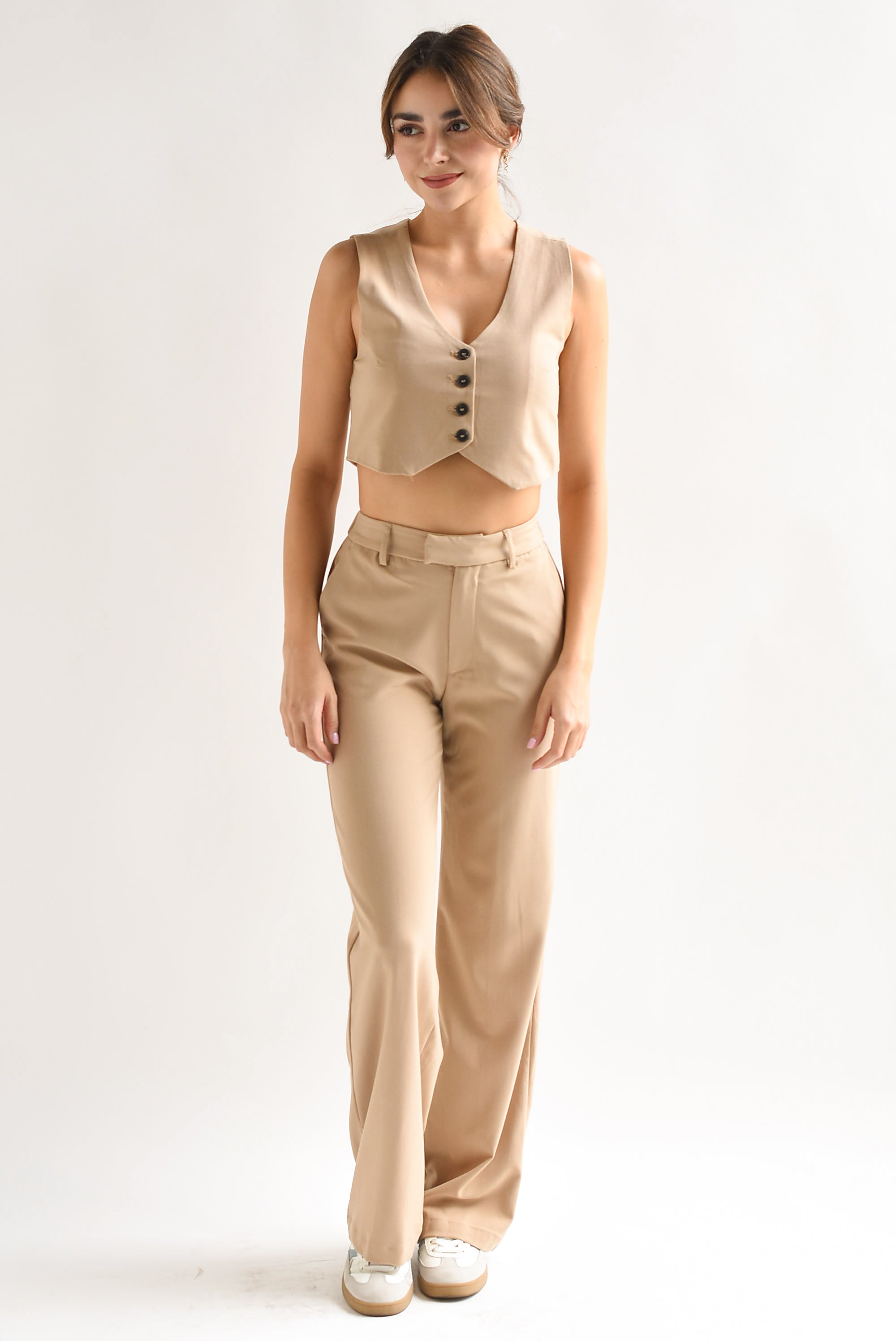 Pantalón pinzas y broche Kaki