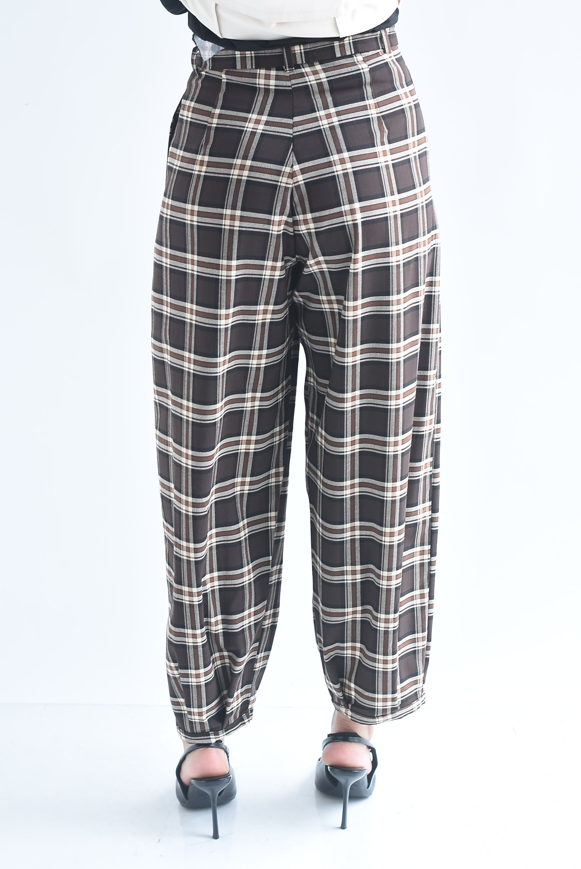 Pantalón globo cuadros cinturón