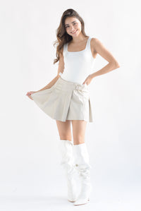 Fashion Styled Falda vinipiel plisada envolvente Ivory