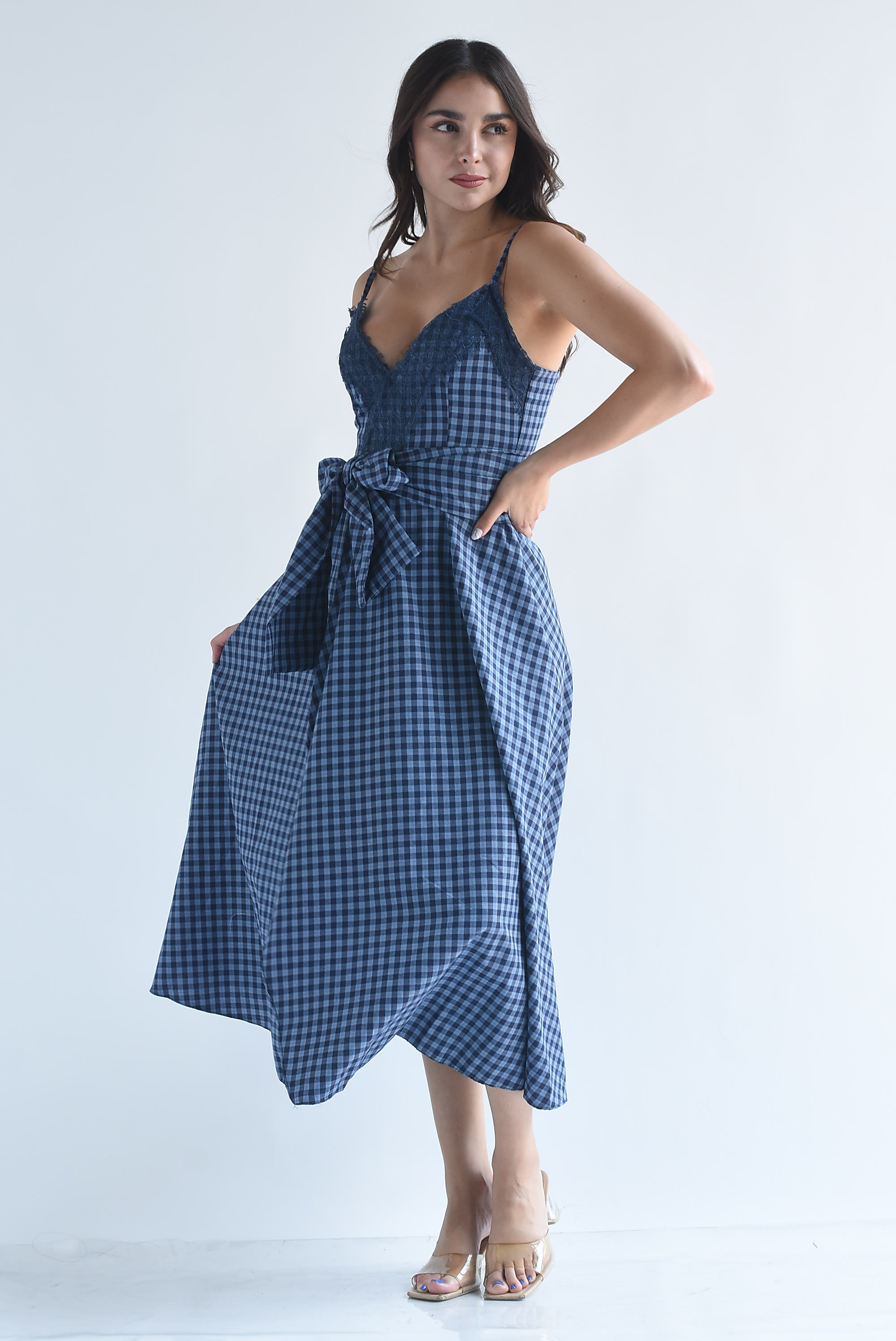 Vestido tirantes cuadros con encaje