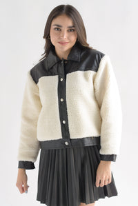 Fashion Styled Chamarra borrega con vinipiel Ivory
