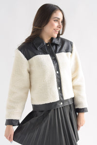 Fashion Styled Chamarra borrega con vinipiel Ivory