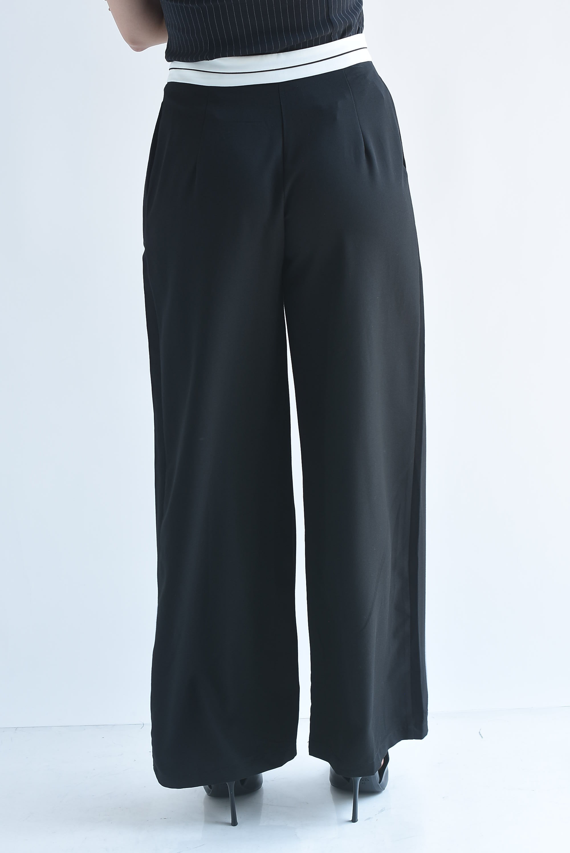 Pantalón de vestir wide pretina blanca