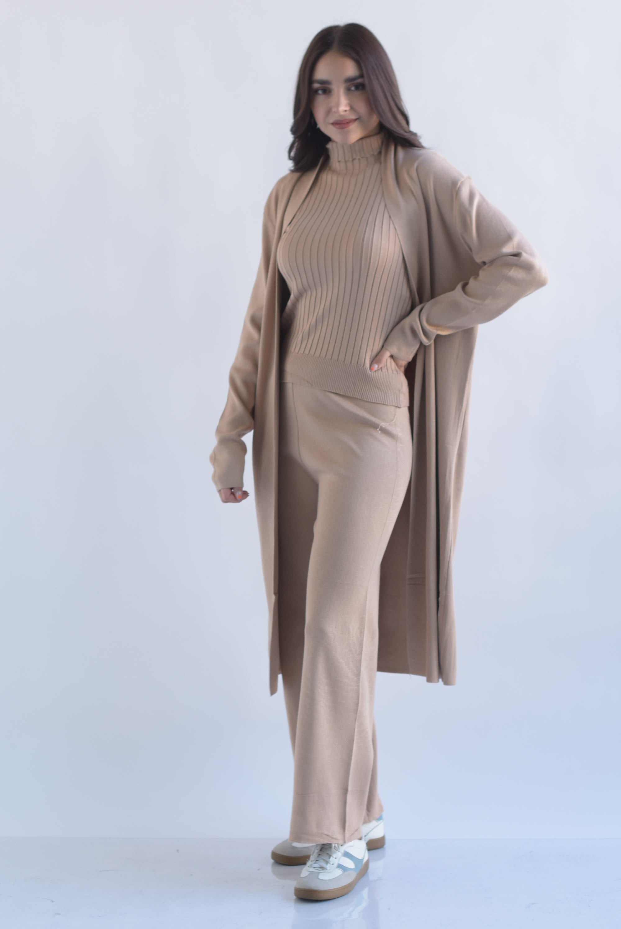 Set Pantalón, Blusa canalé y Ensamble punto