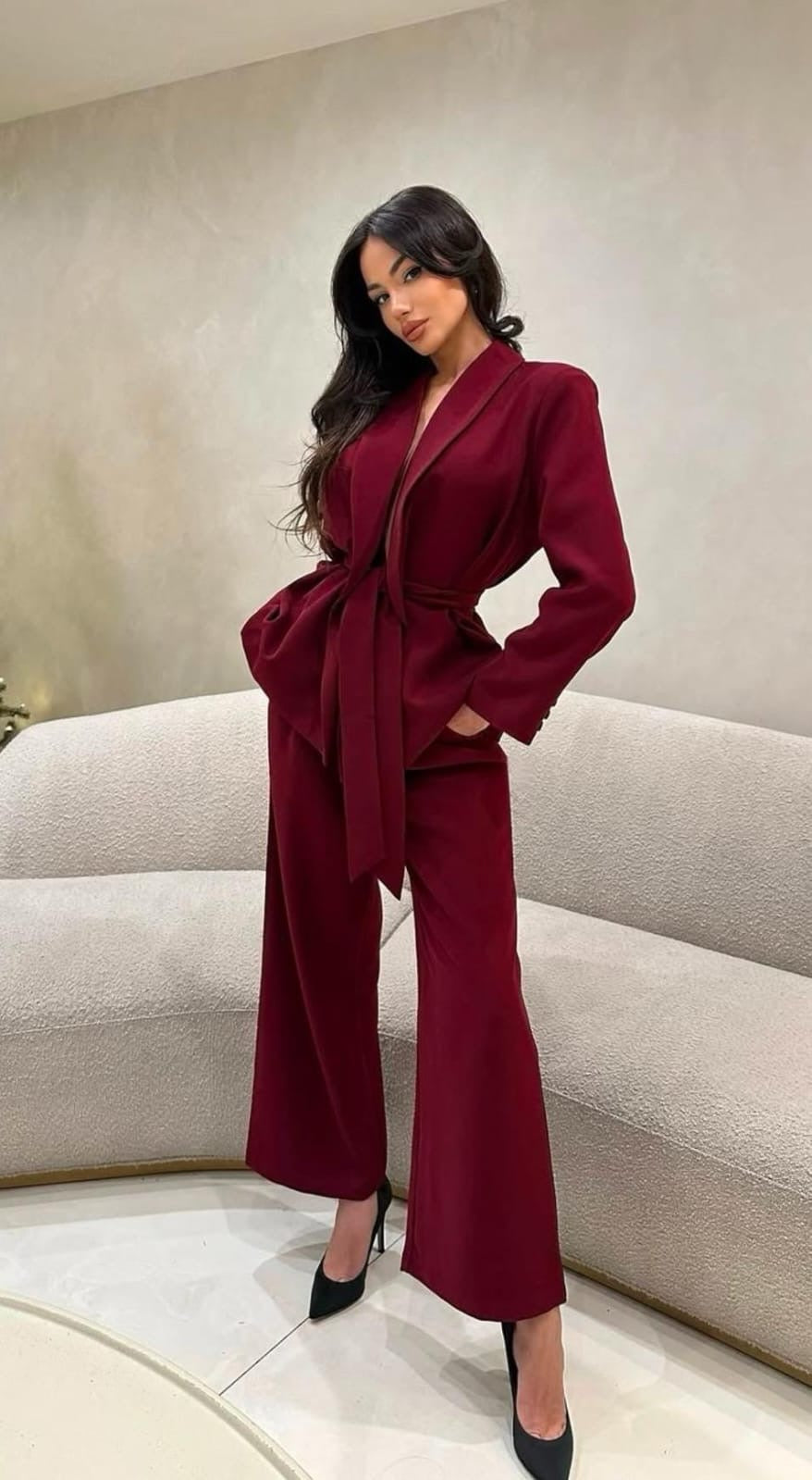 Set Pantalón cinta y Blazer moño solapa Vino