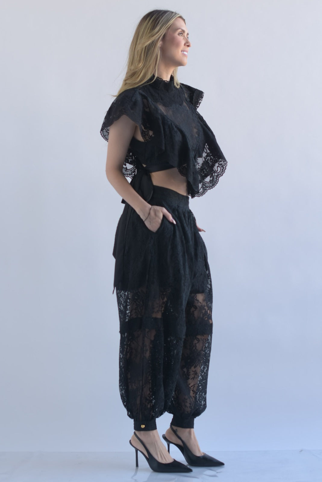 Set Pantalón globo y Blusa lazos encaje