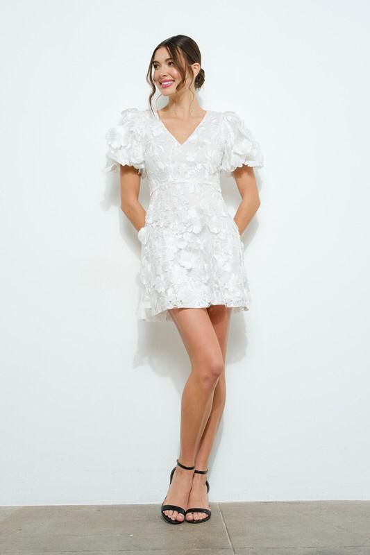 Vestido corto tulle flores bordadas Blanco