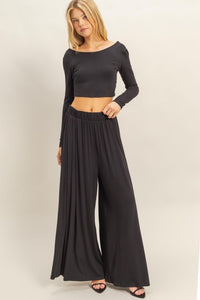 Fashion Styled Set Pantalón wide leg y T-shirt crop manga larga Negro