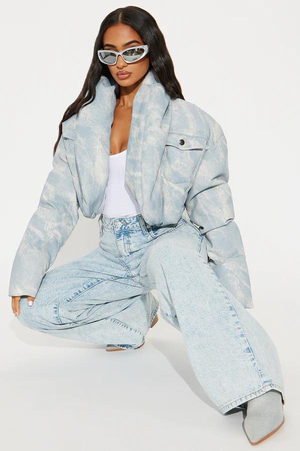 Chamarra crop puffer vinipiel tipo Denim