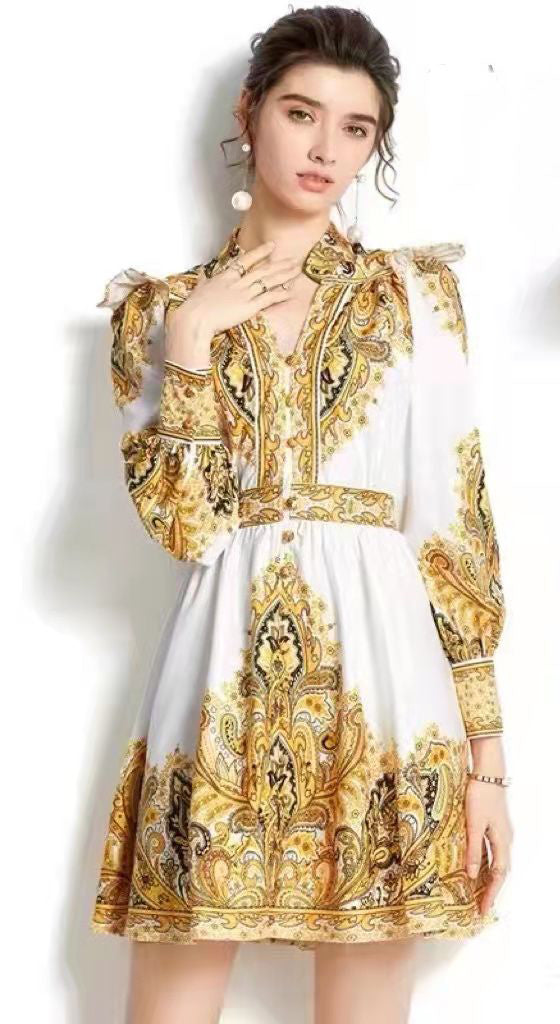 Vestido camisero corto garigoleado Oro