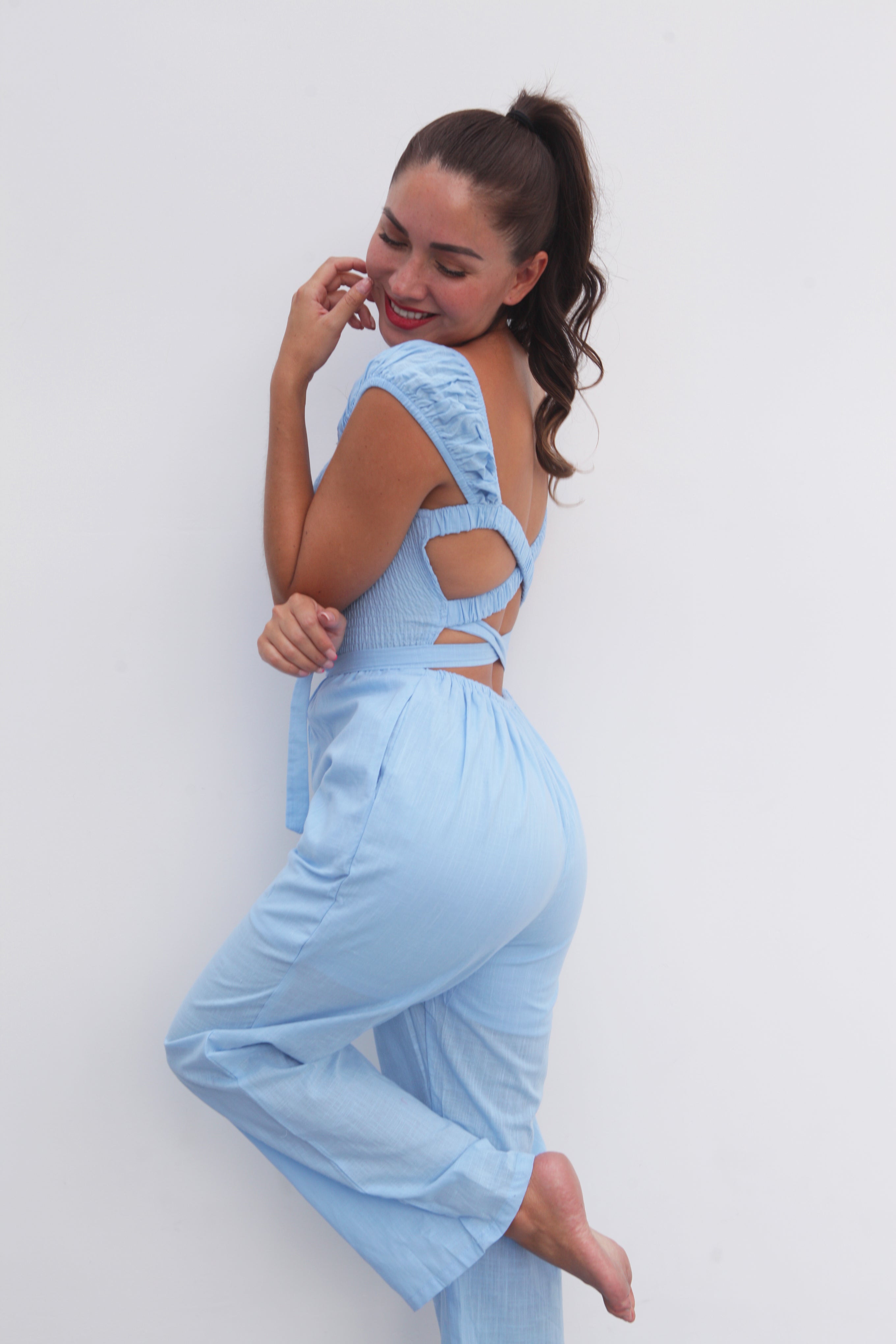 Jumpsuit con elástico y escote en espalda Azul