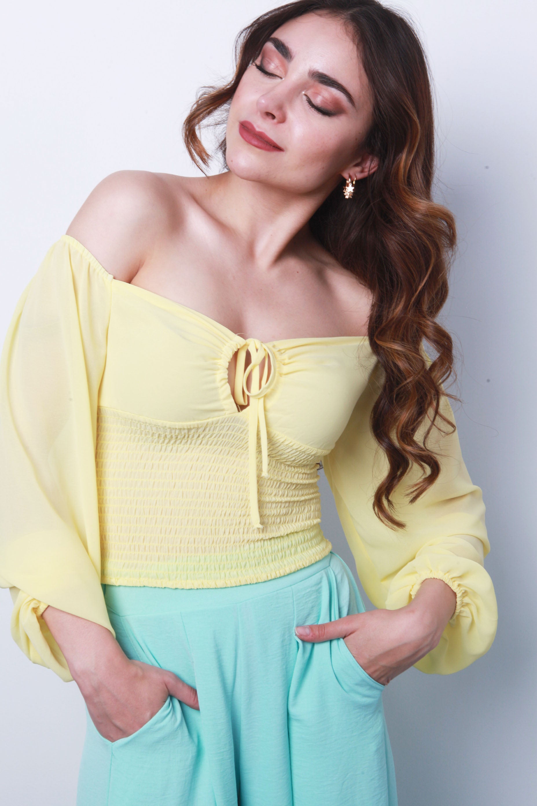 Blusa de gasa off shoulder Amarilla