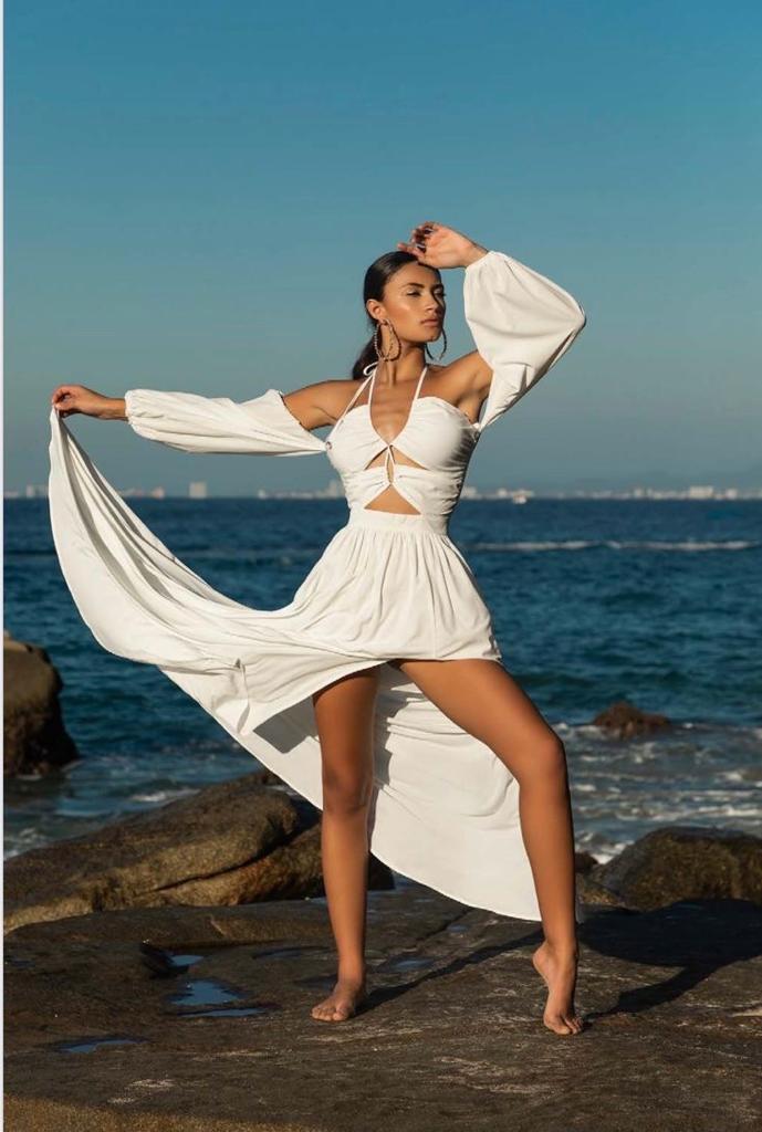 Vestido largo cut-out manga off shoulders Blanco