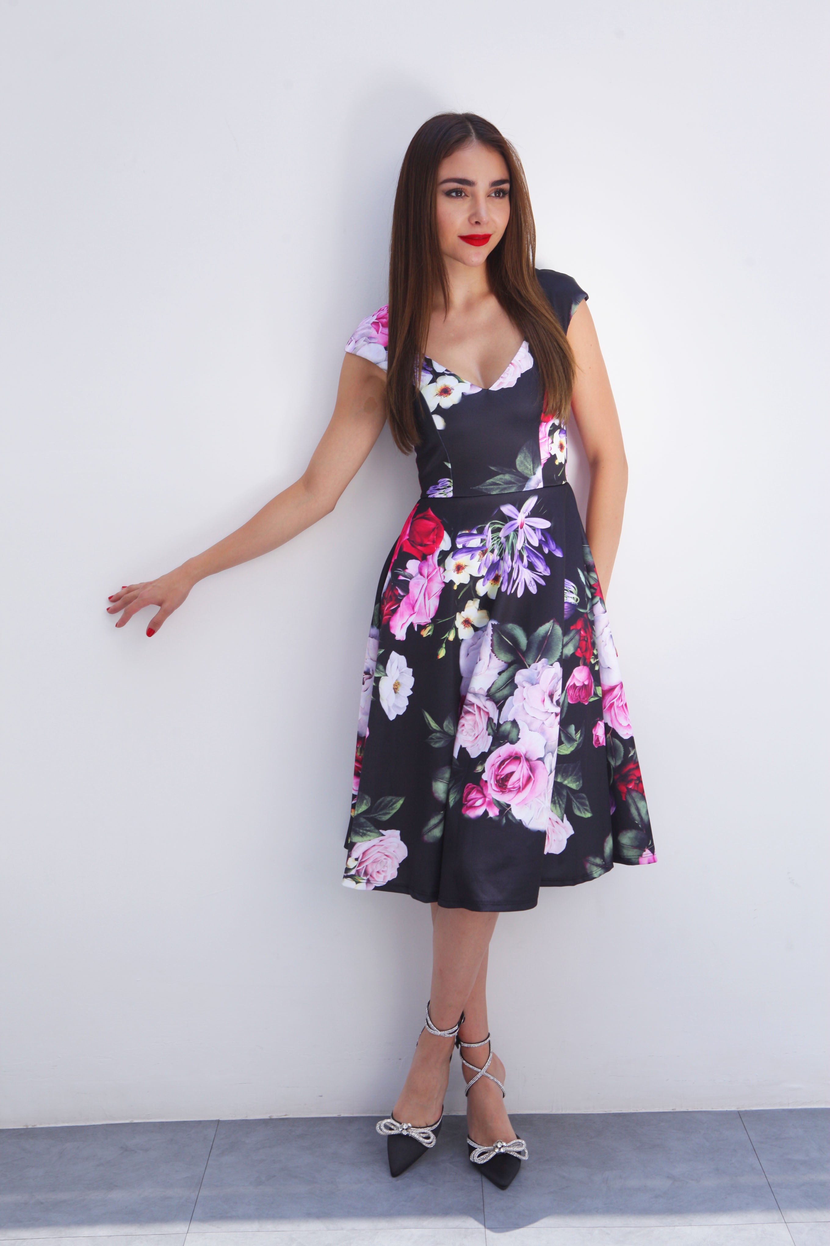 Vestido corte A flores Negro
