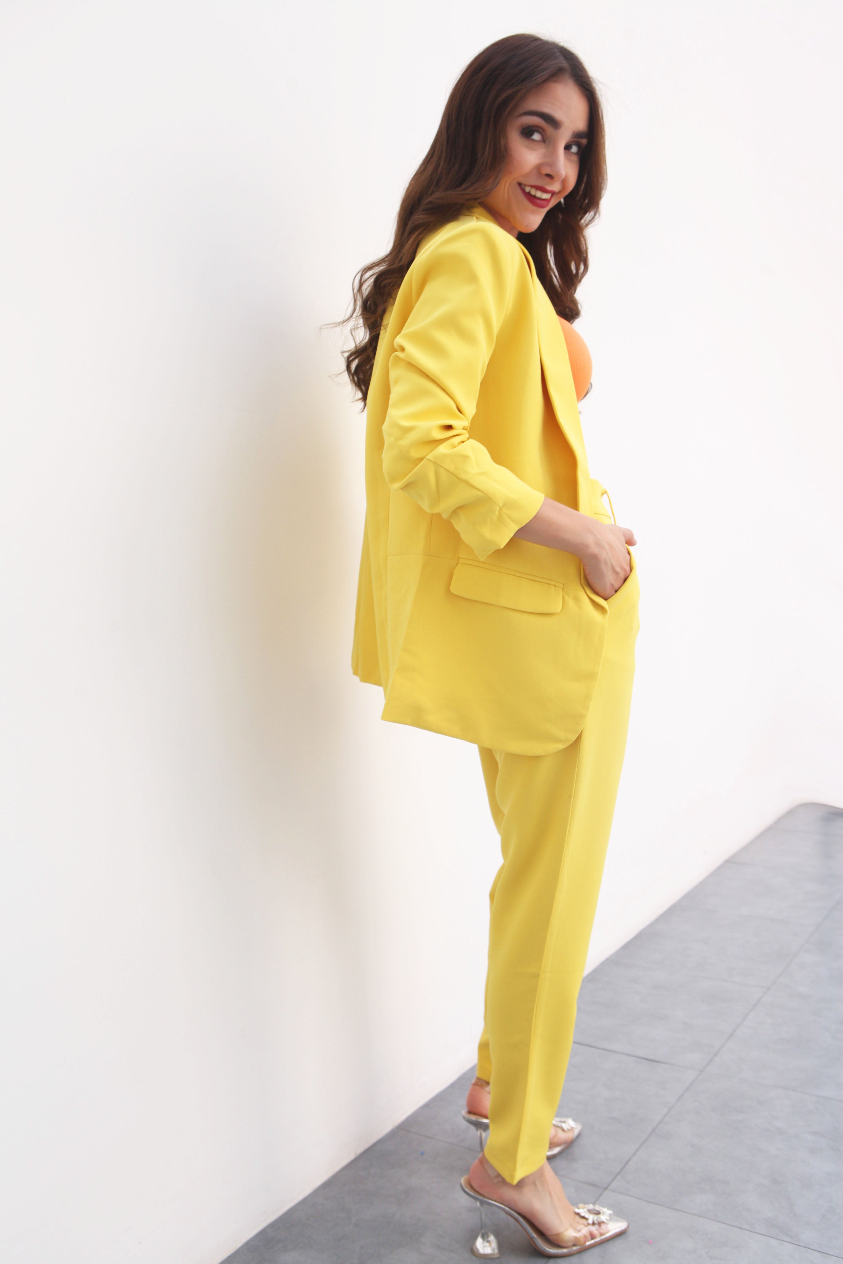 Set Pantalón pierna recta y Blazer 3/4 Amarillo