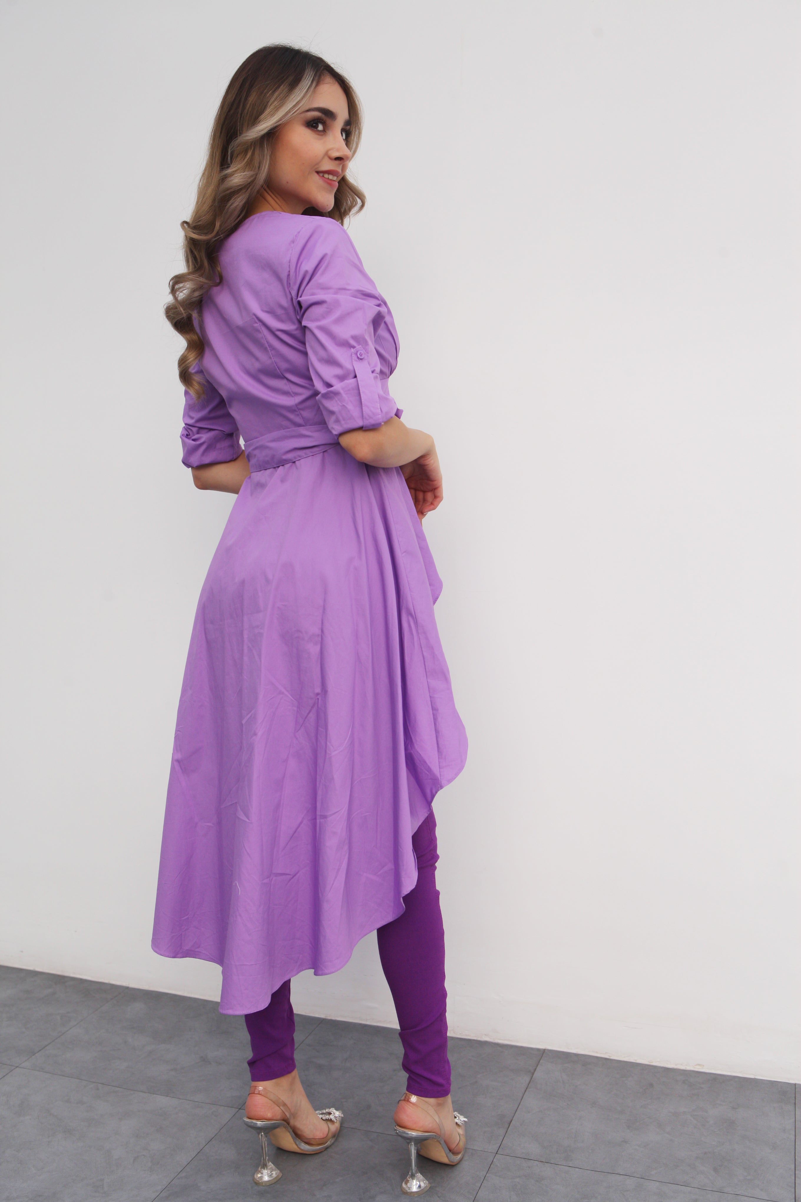 Maxi blusa asimétrica manga ajustable Lila