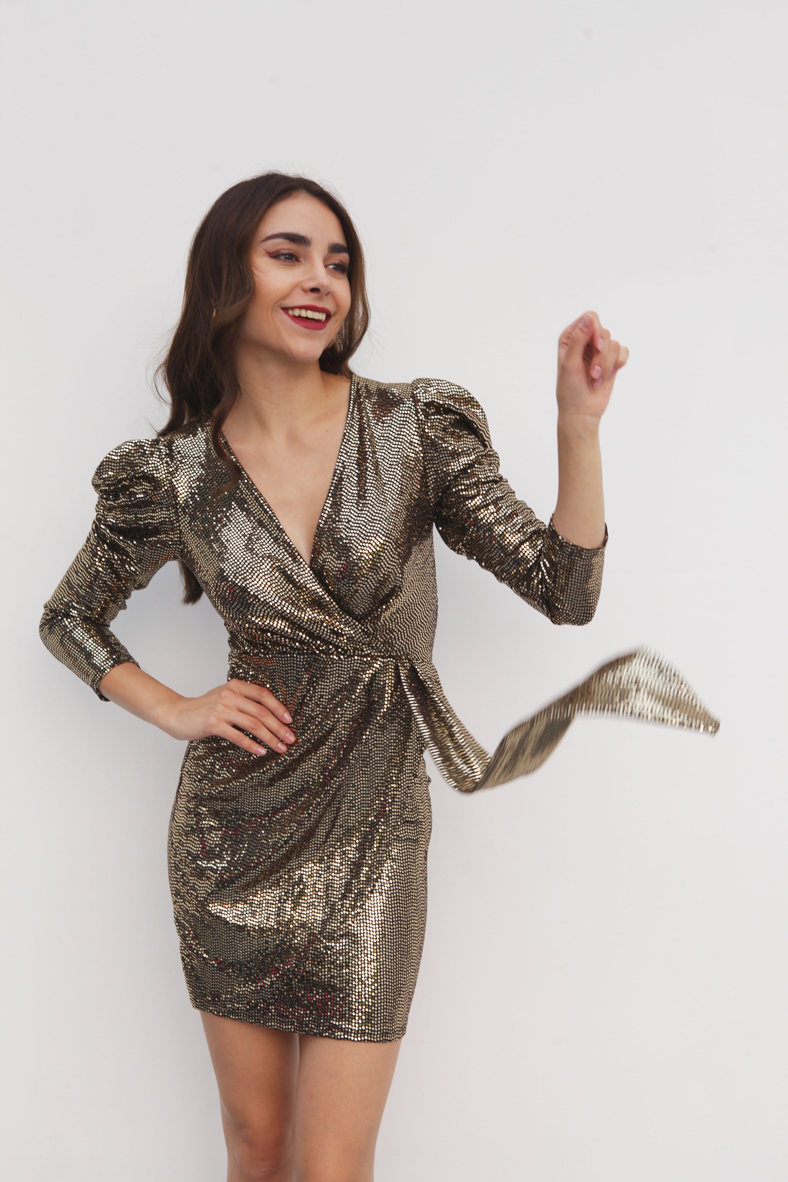 Vestido manga puff brillos Dorado