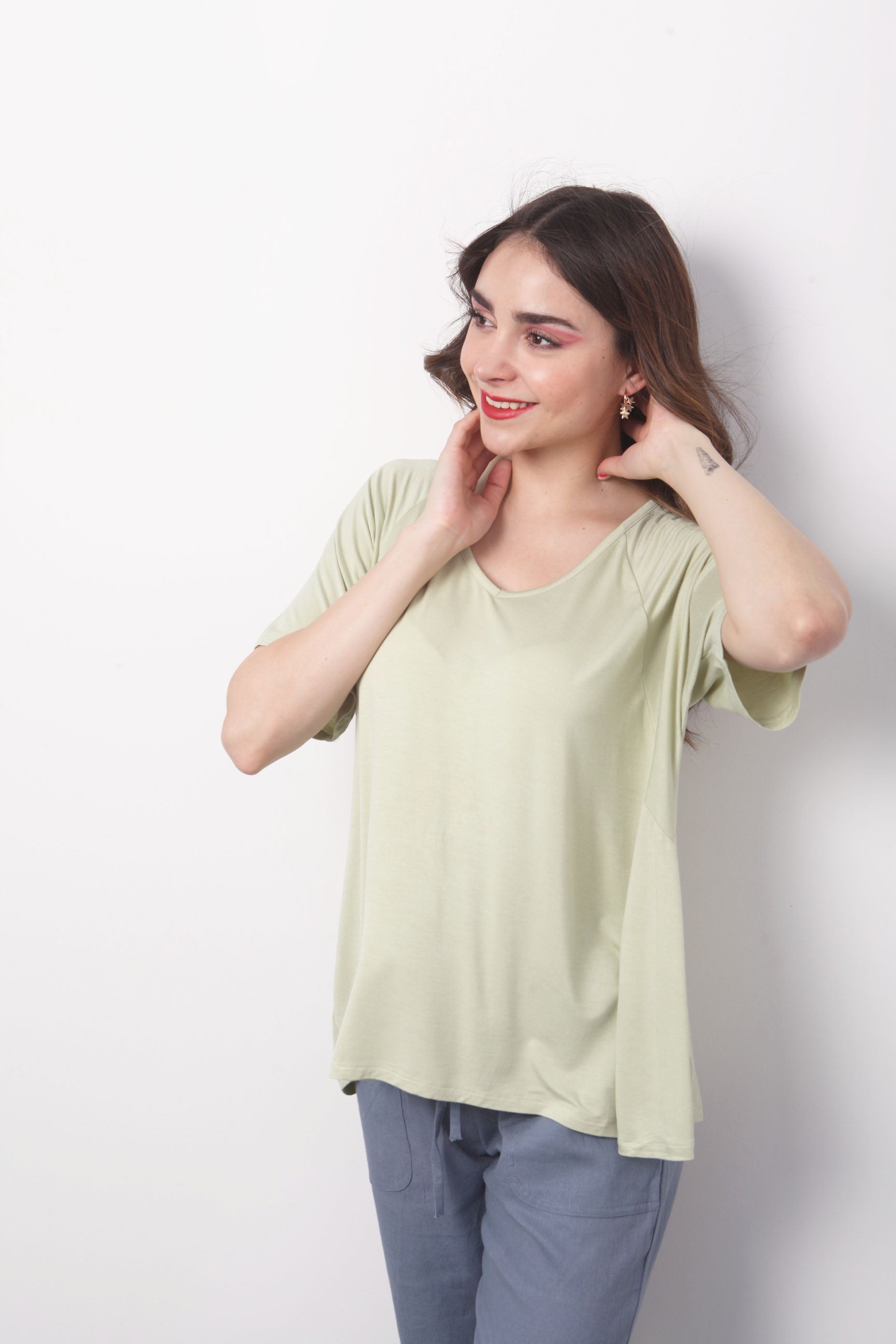 T-Shirt larga en algododón cuello V Verde claro