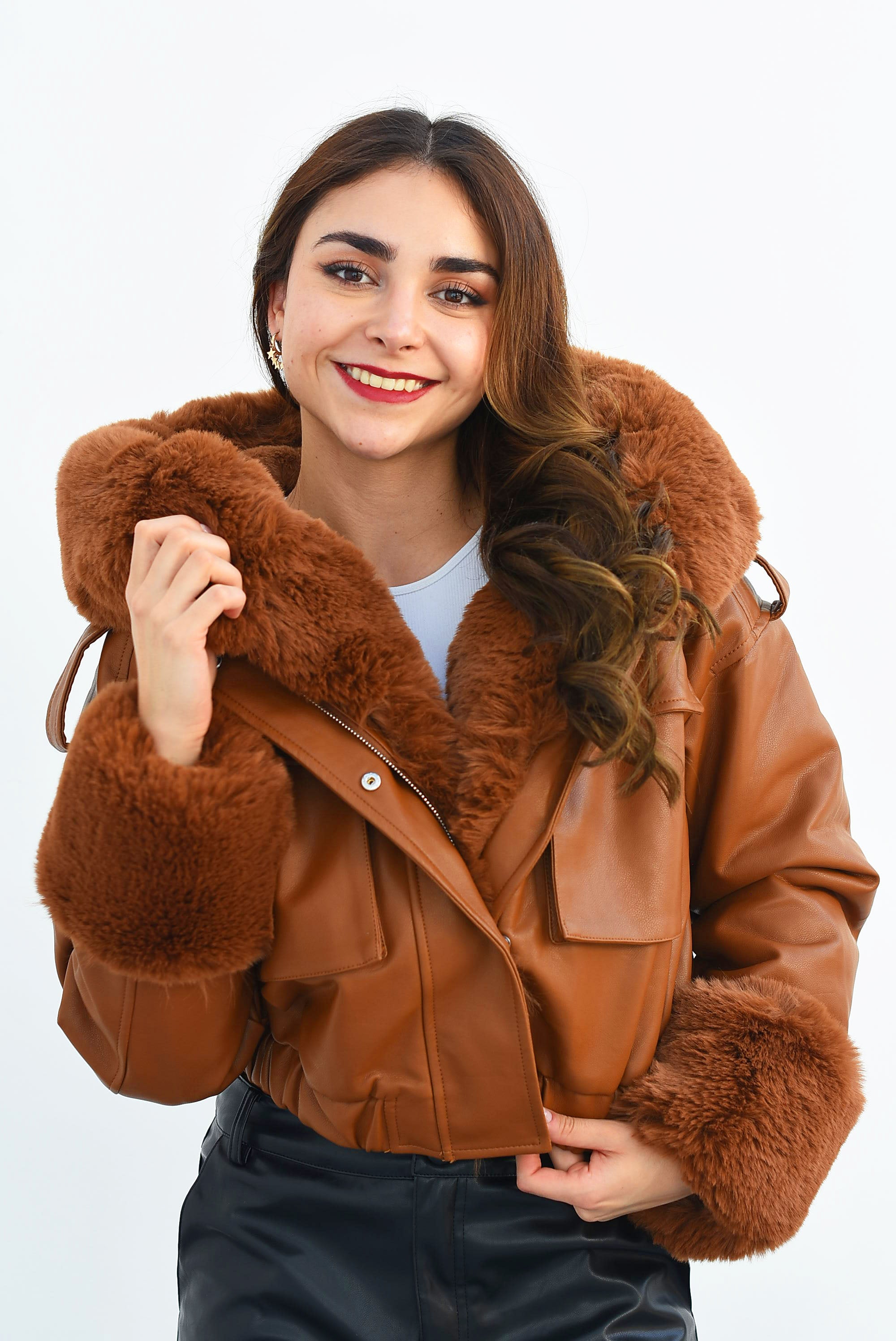 Chamarra cargo vinipiel faux fur Camel