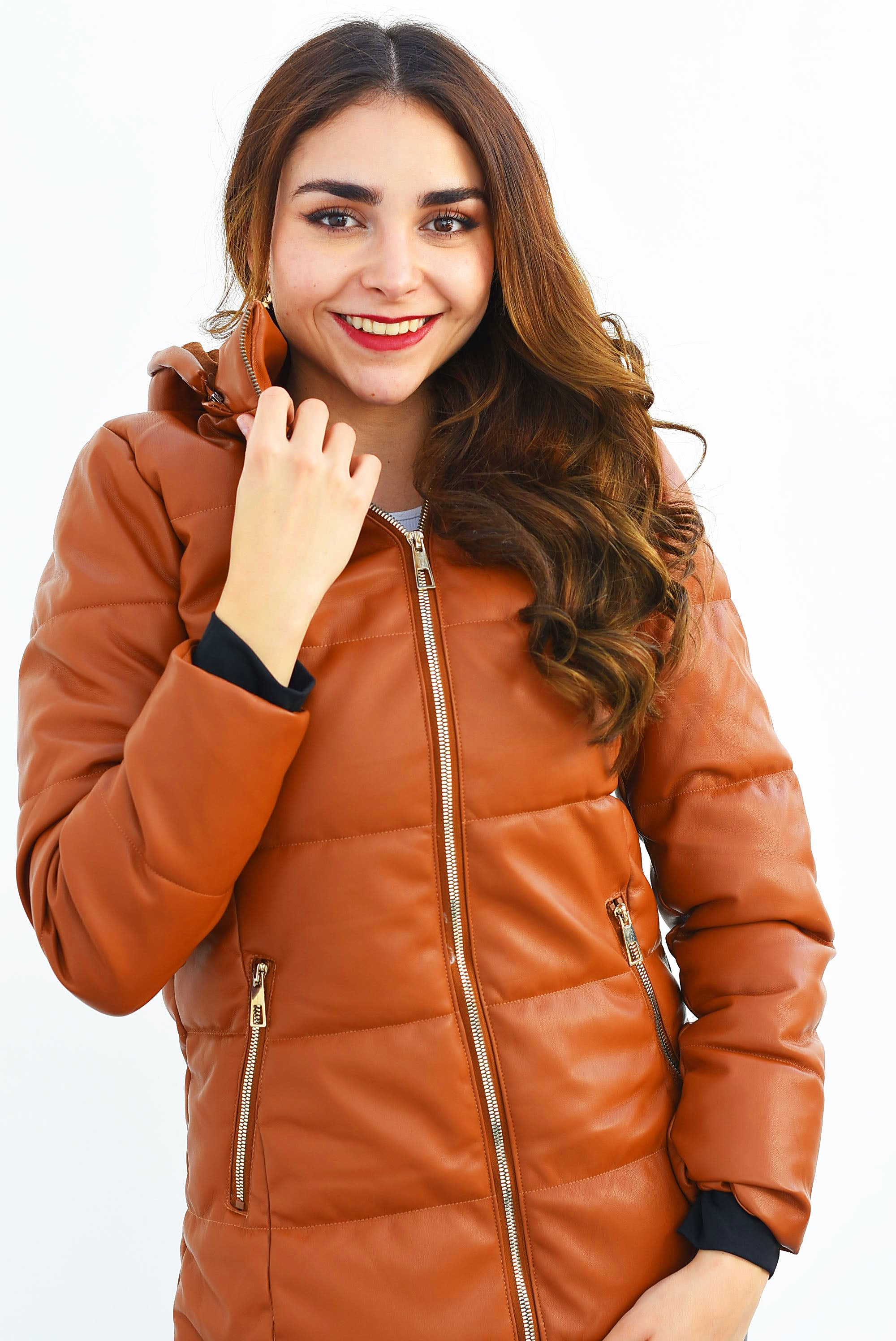 Chamarra larga puffer vinipiel Camel