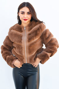 Fashion Styled Chamarra faux fur y vinipiel Moka