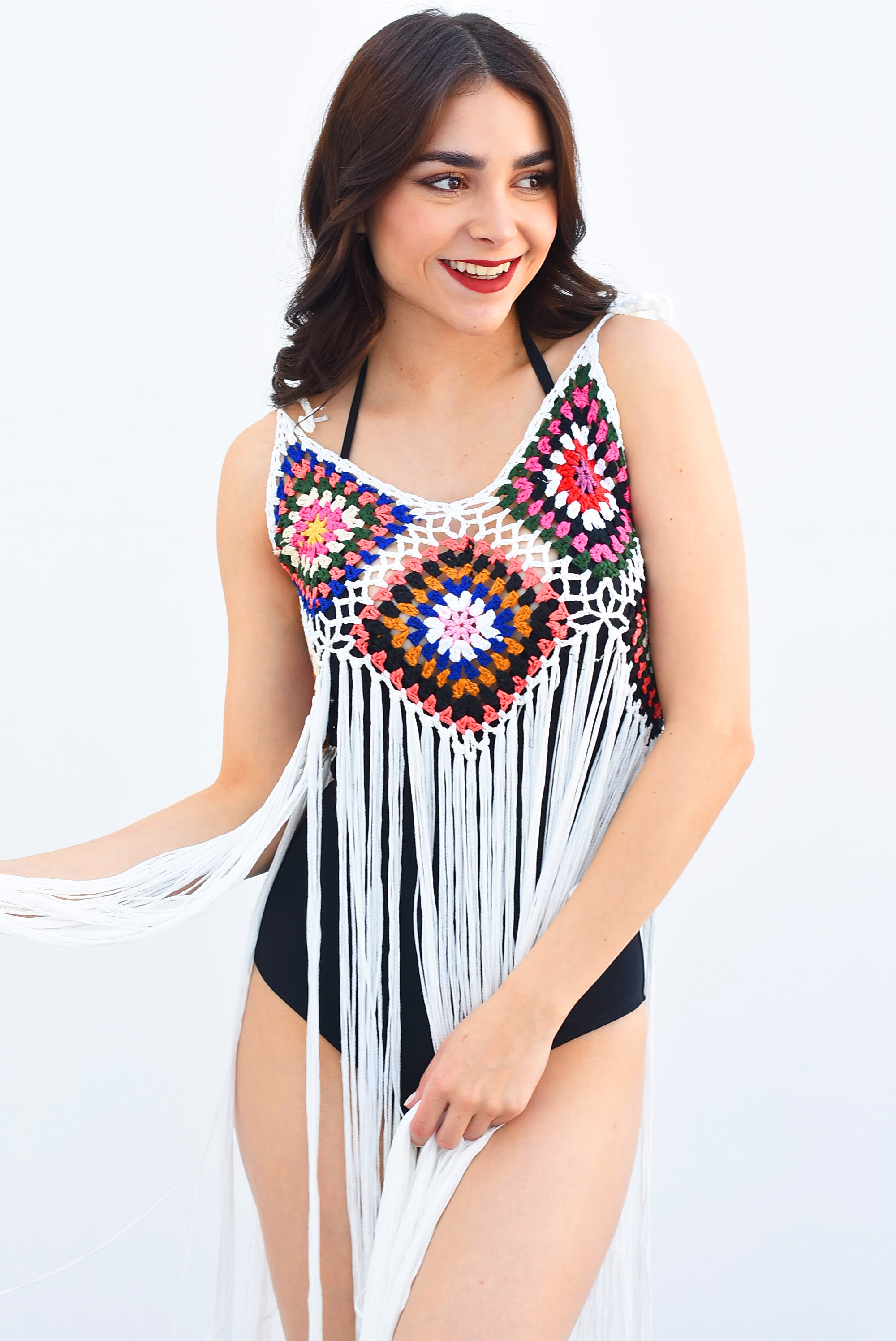 Blusa larga crochet flecos y flores Blanca