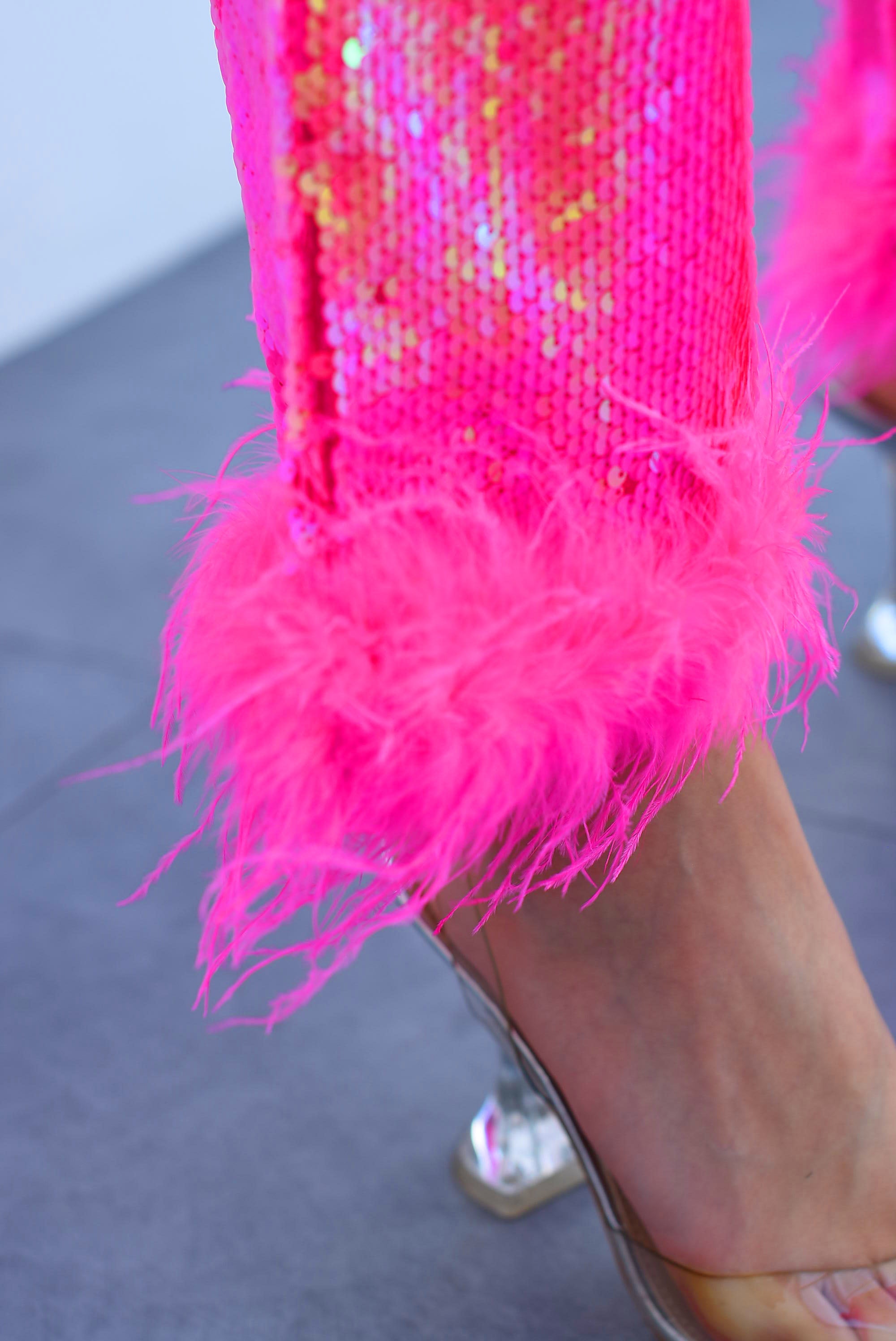 Set Blazer y Pantalón lentejuelas y plumas Rosa Neón