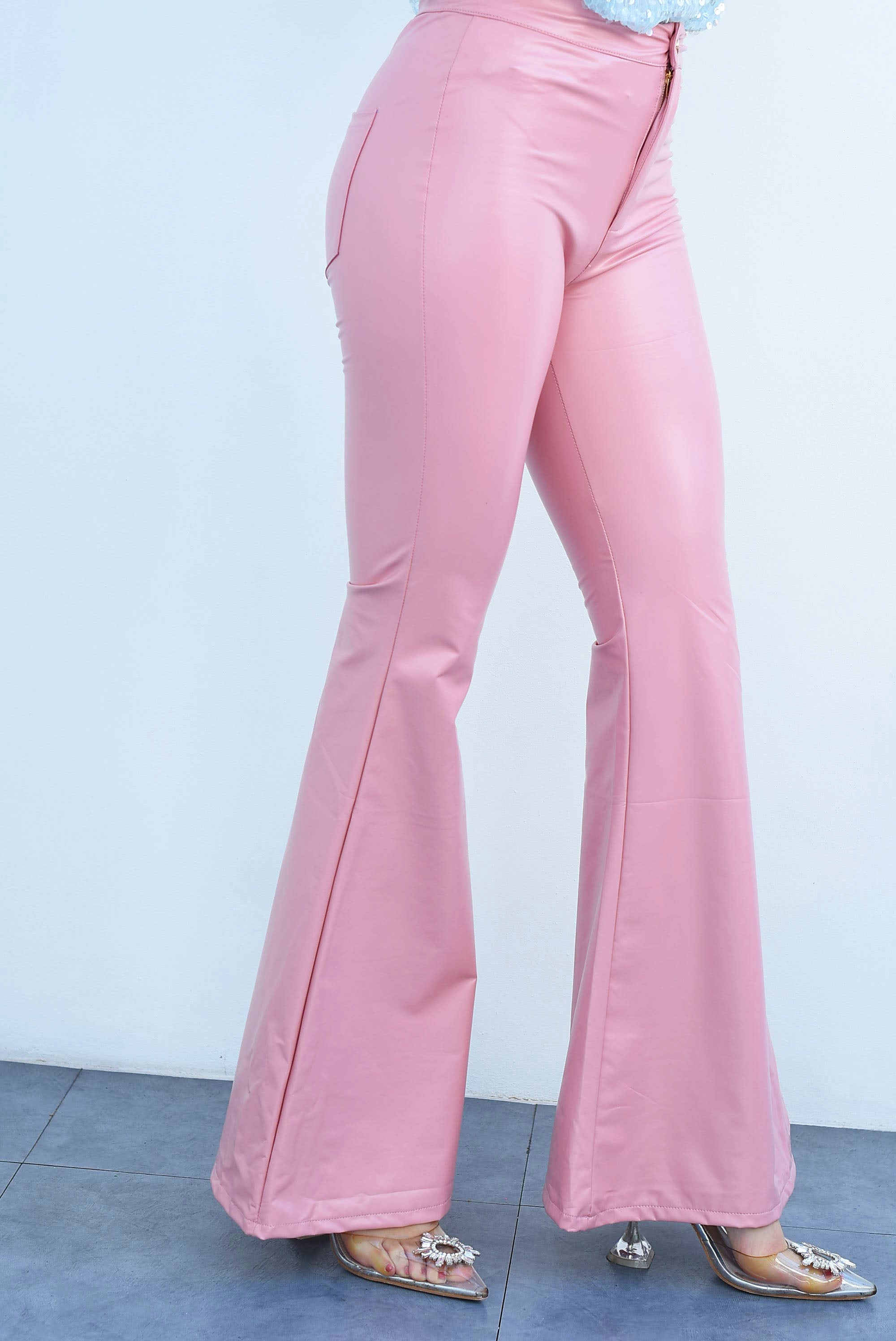 Pantalón acampanado vinipiel Rosa palo