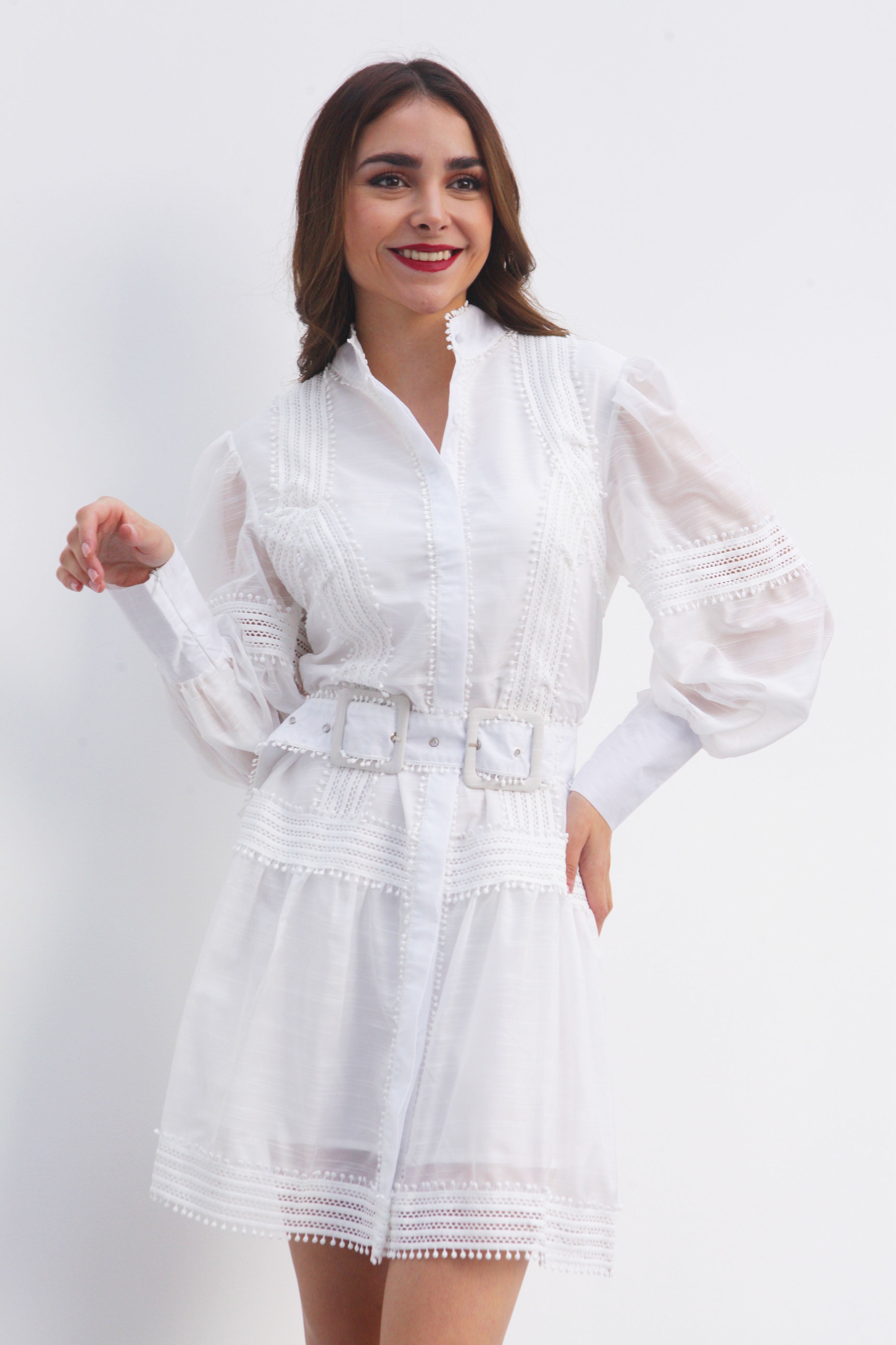 Vestido corto mao tira bordada Blanco