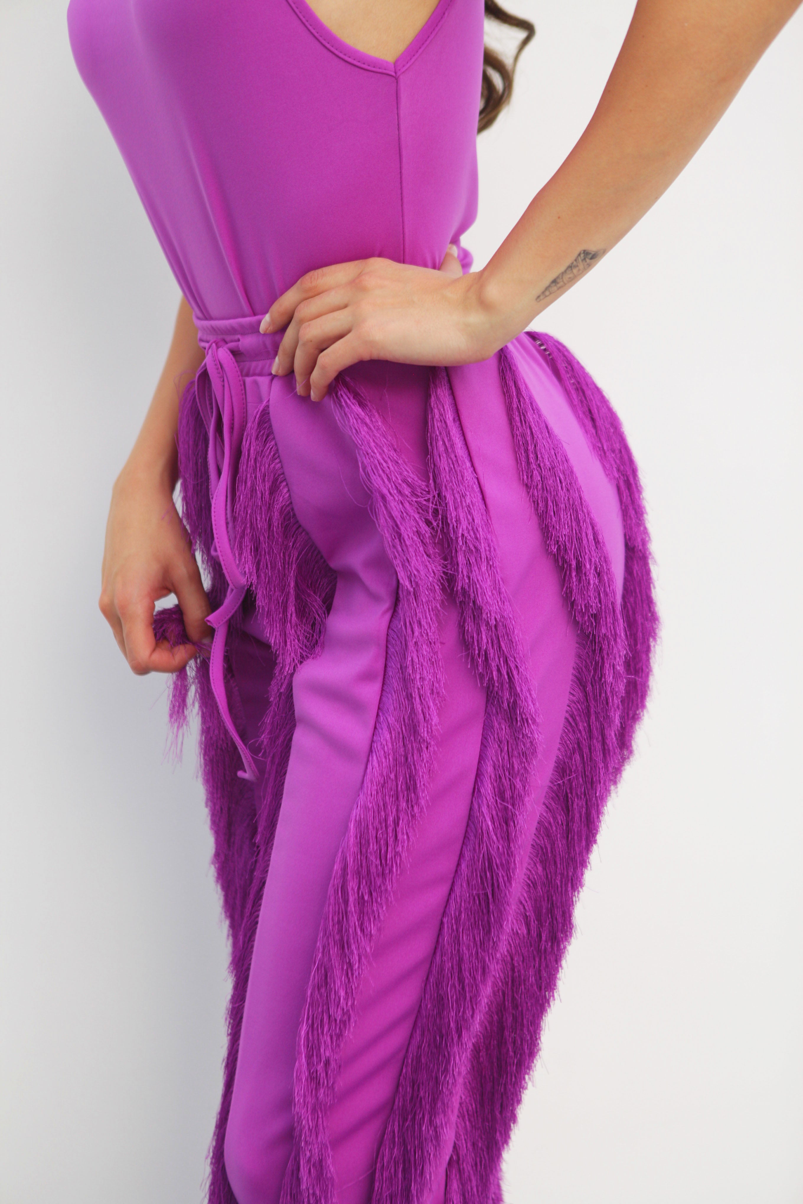 Set Pantalón flecos y Body Morado