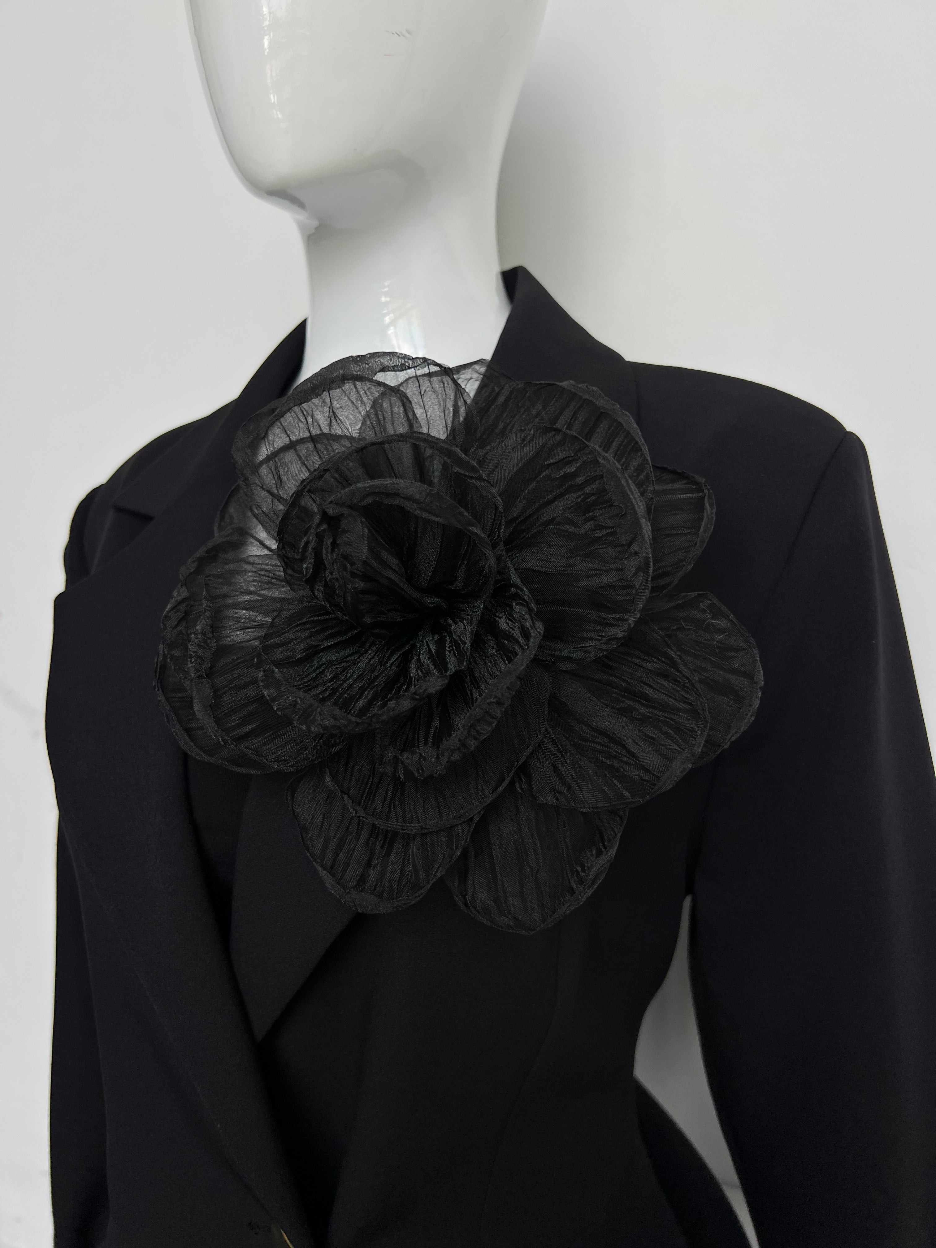 Broche flor corrugada