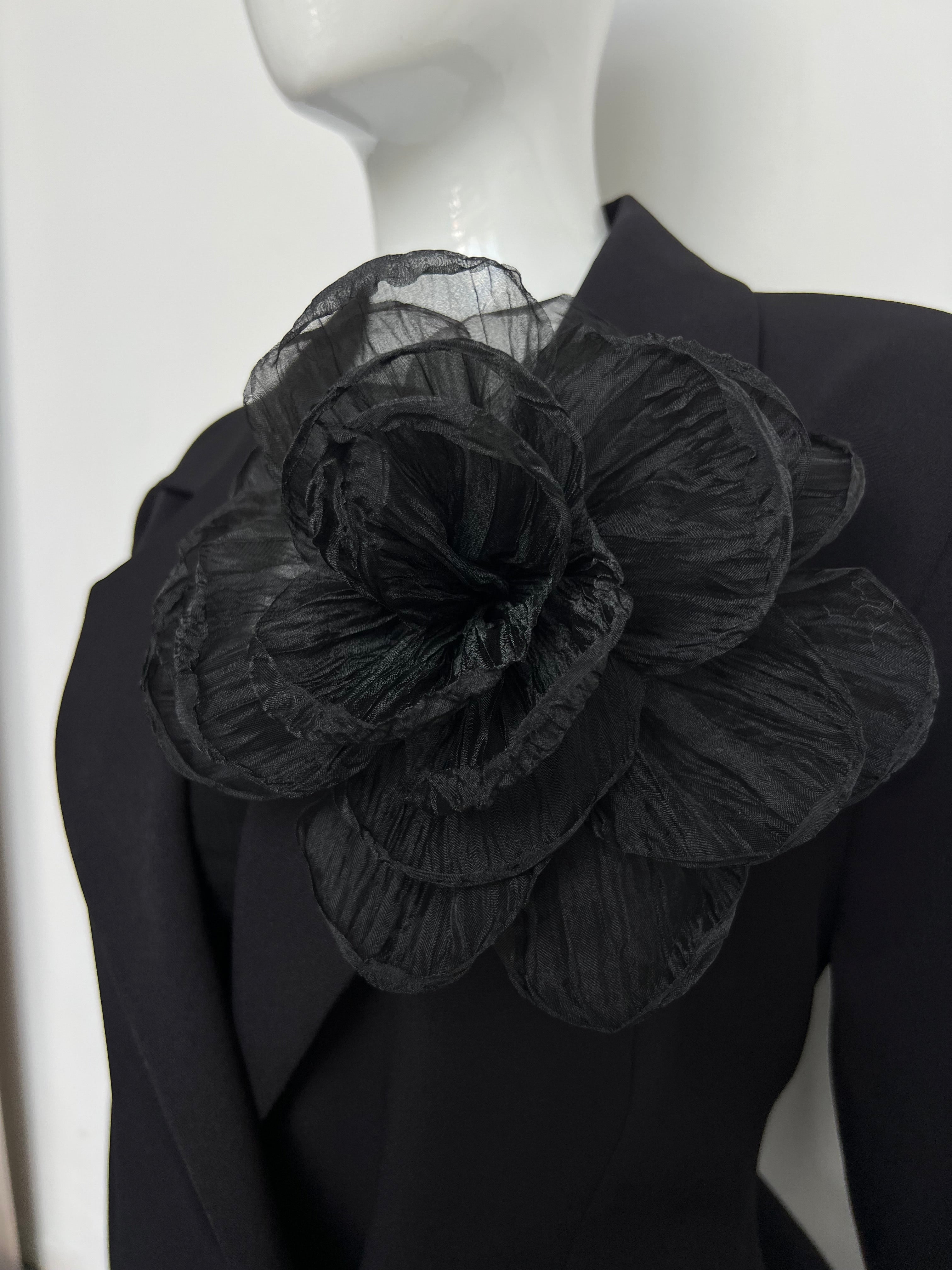 Broche flor corrugada