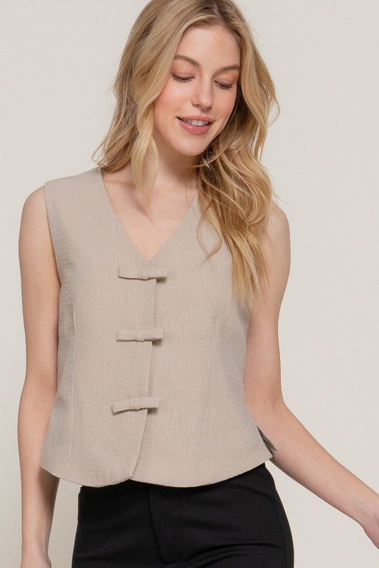 Chaleco broches lazos Beige